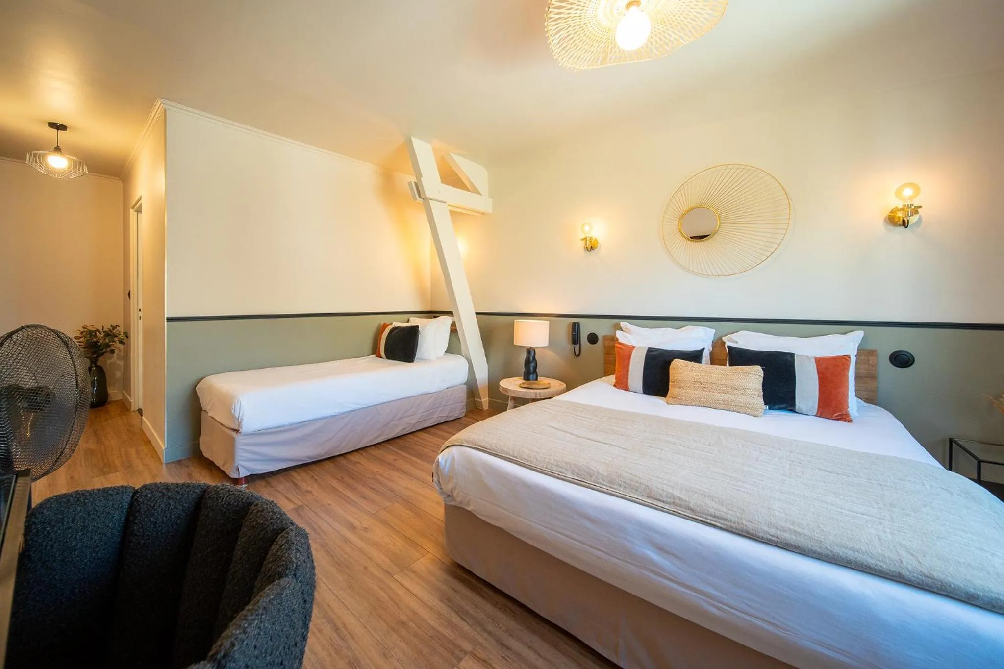 Photo of the whole room, Bed in Hôtel Rive Sud