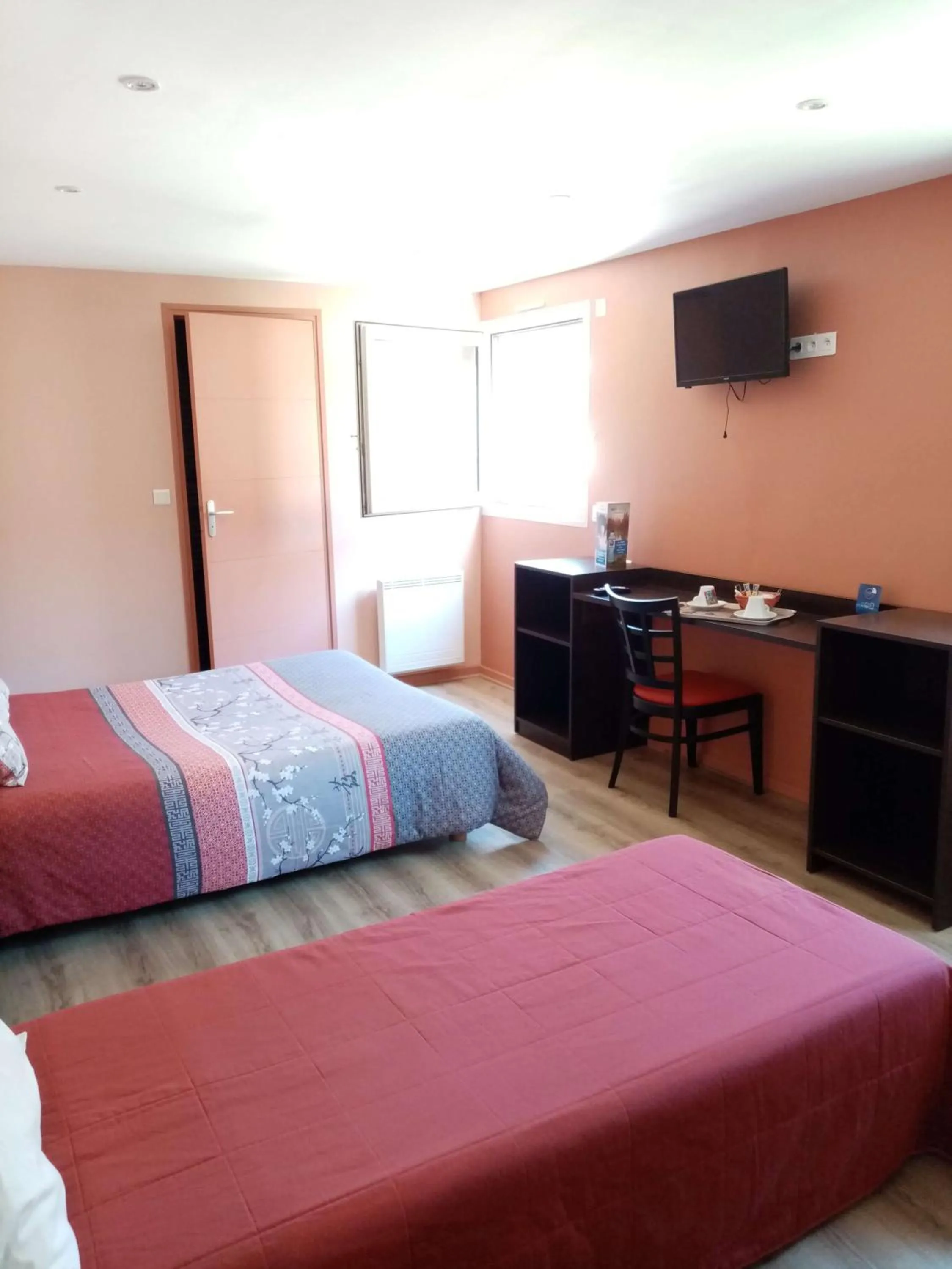 Bedroom, Bed in Brit Hotel St-Quentin/Nord