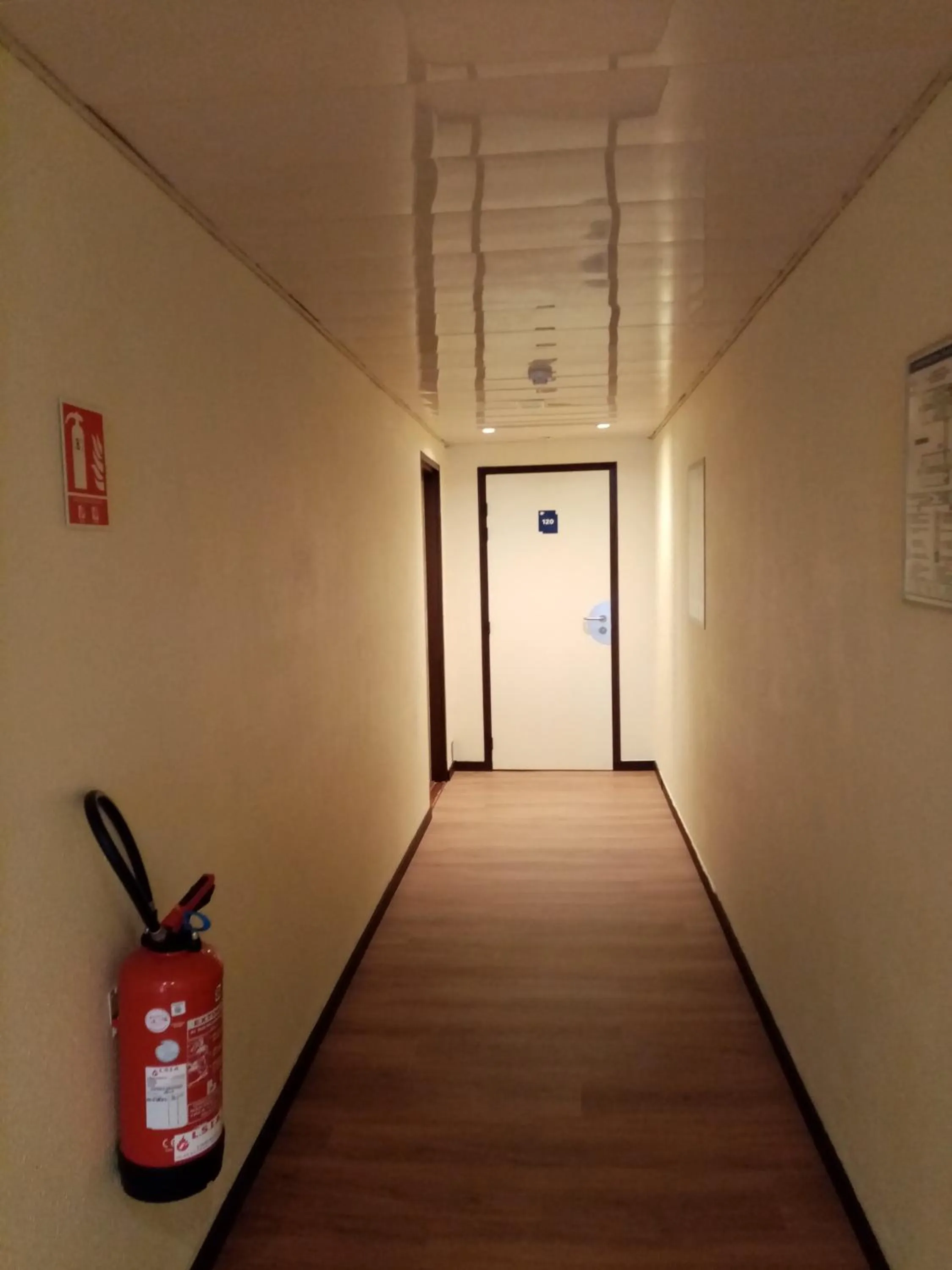 acessibility in Brit Hotel St-Quentin/Nord