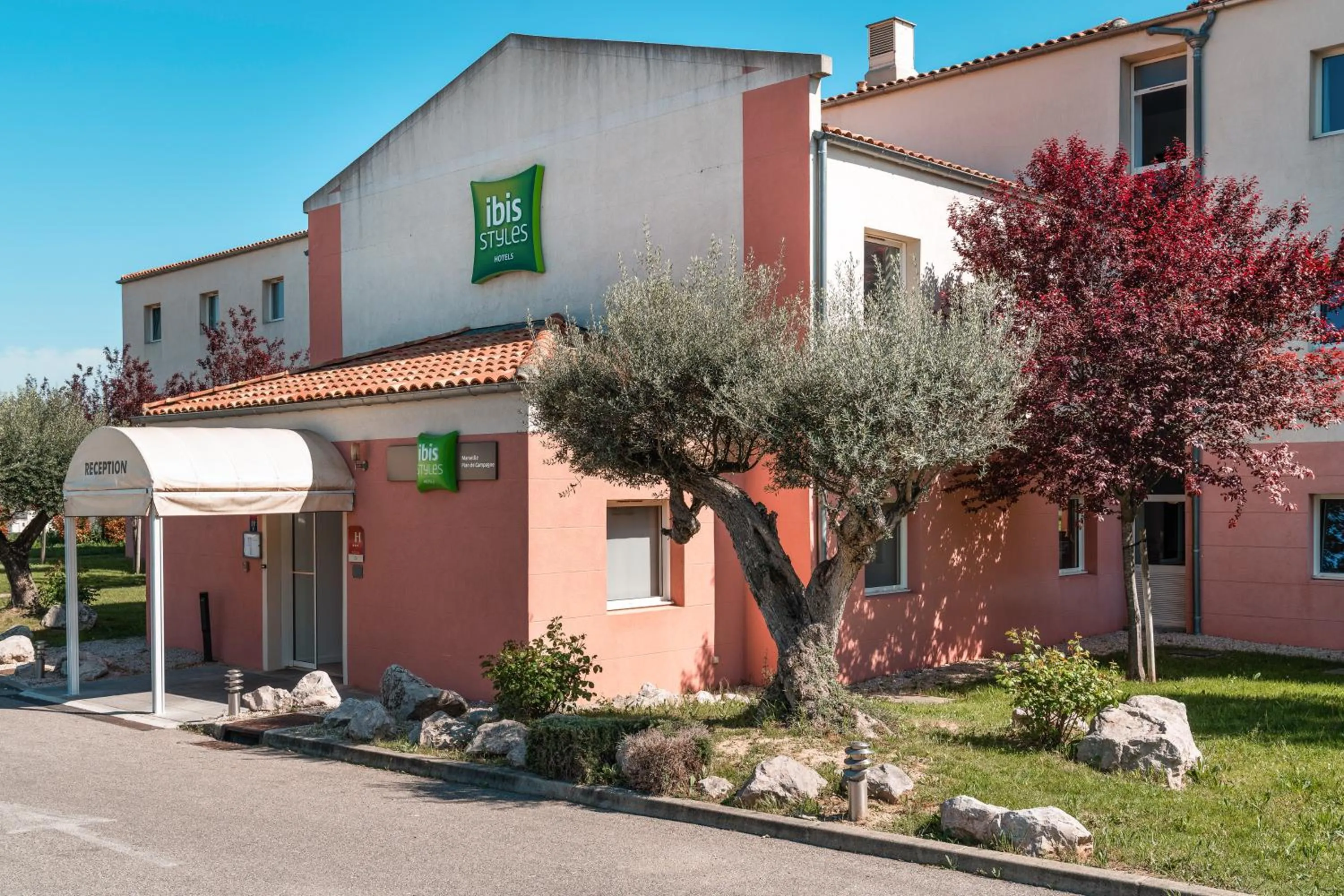 Property building in ibis Styles Marseille Plan de Campagne
