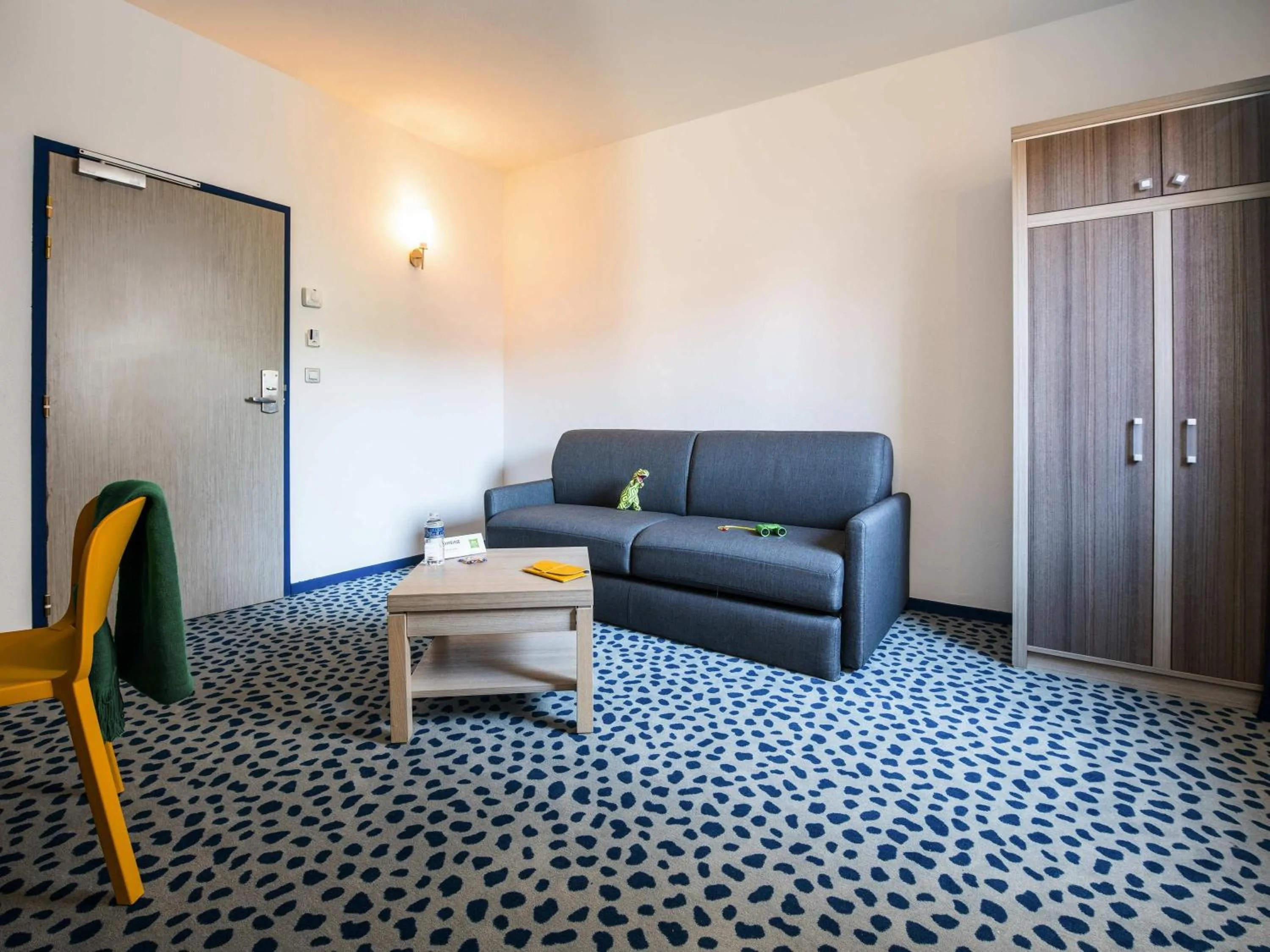 Bedroom in ibis Styles Marseille Plan de Campagne