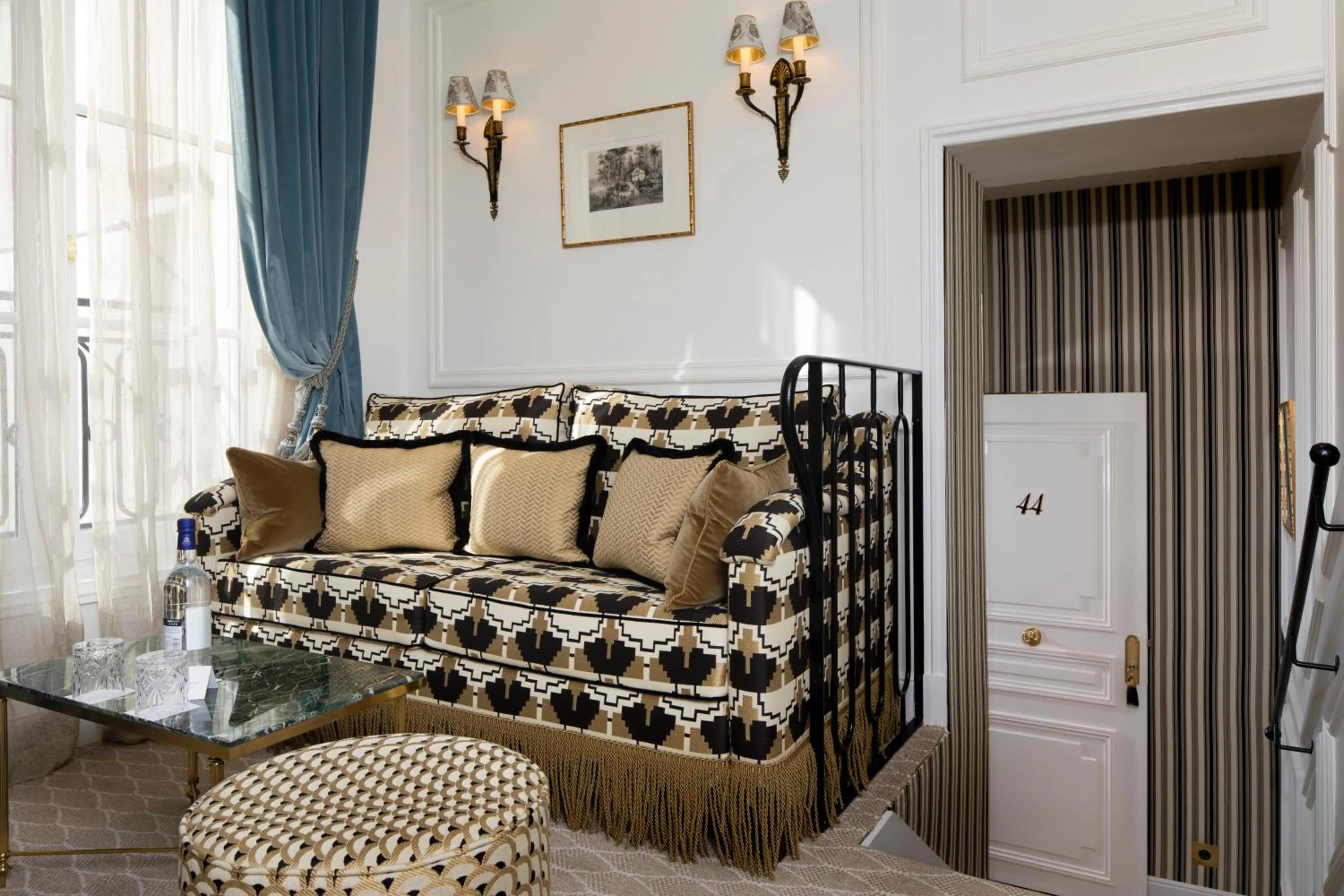 Living room, Bed in Relais Christine