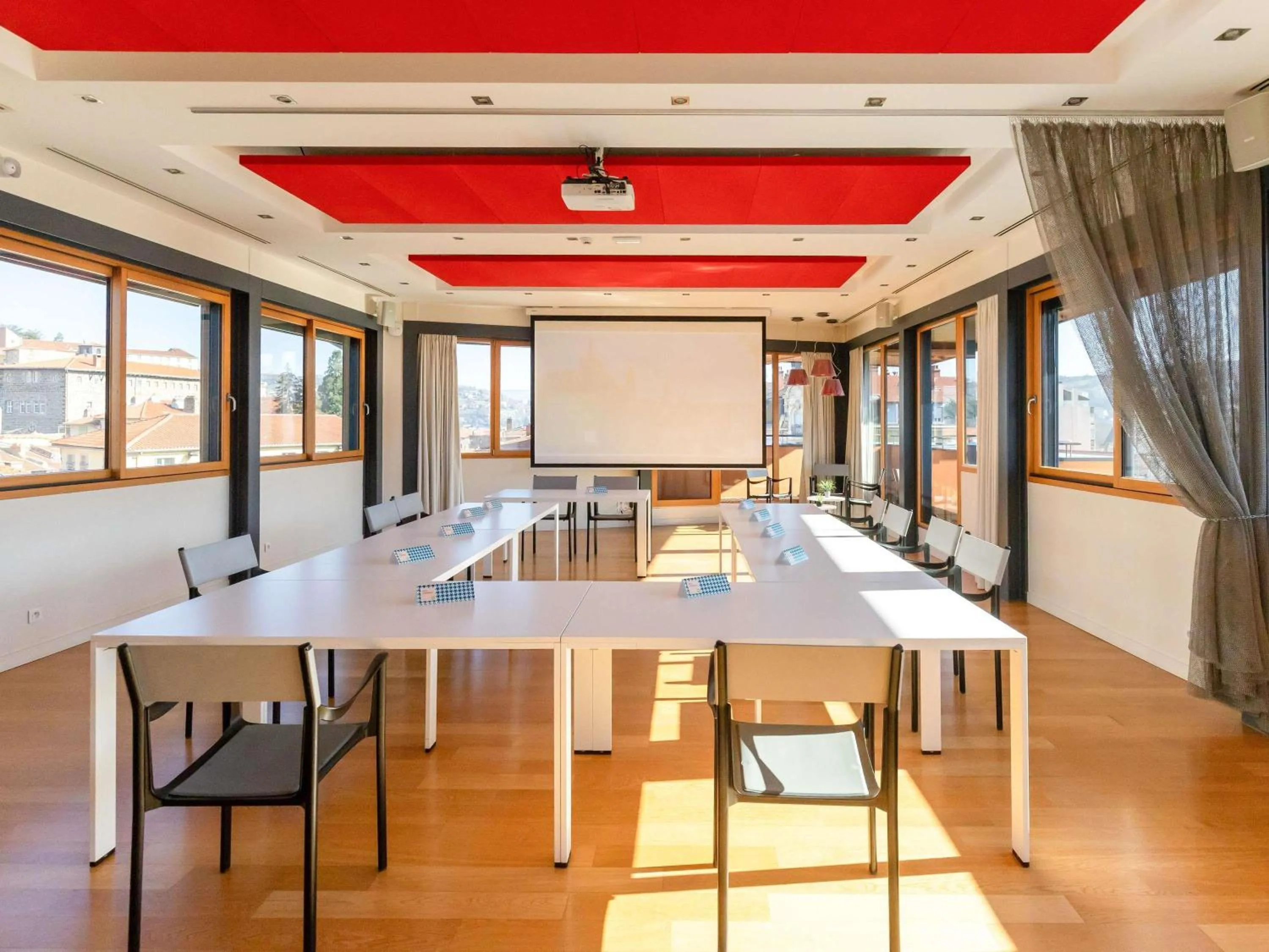 Property building in ibis Styles Le Puy en Velay