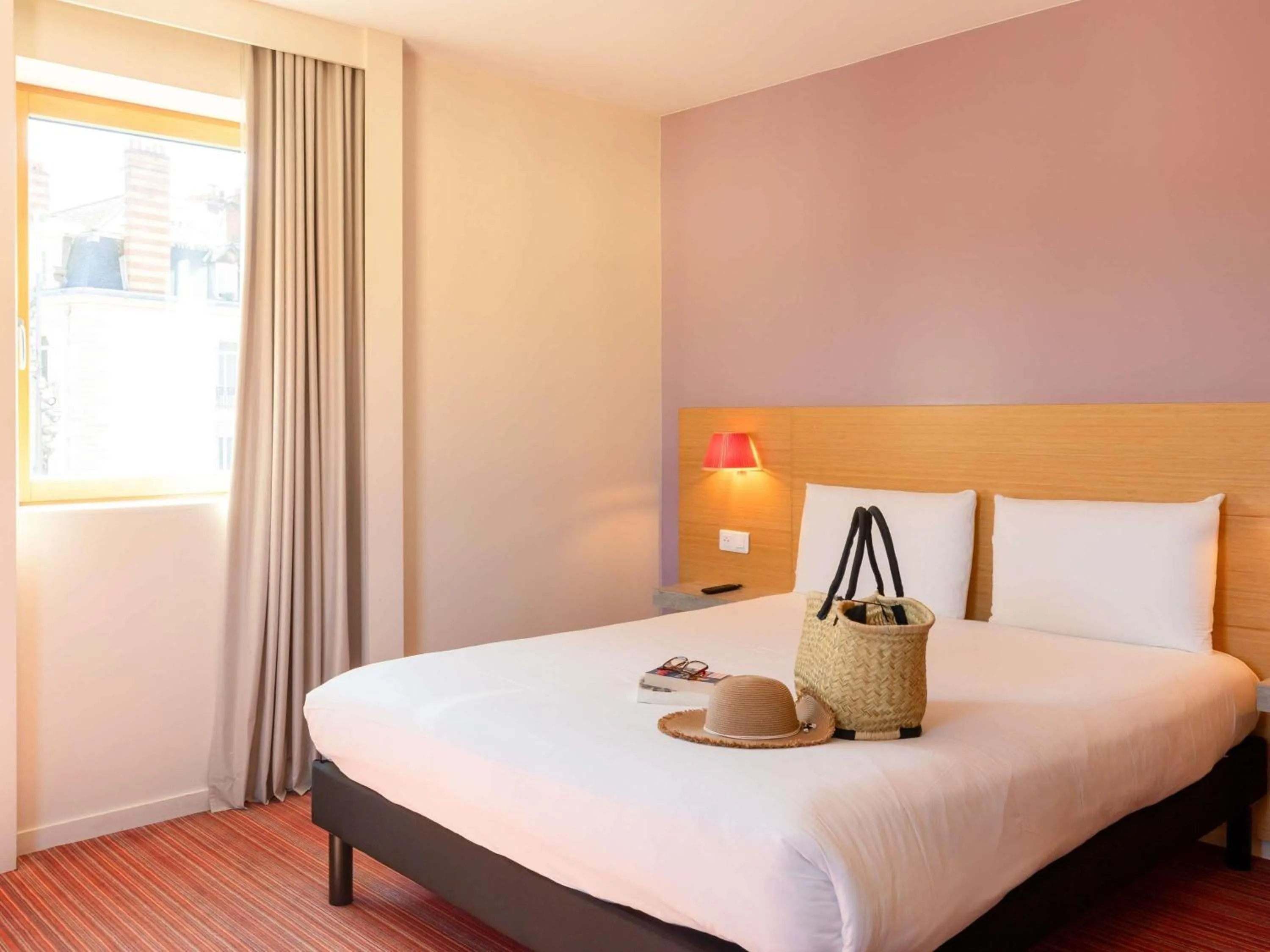 Bedroom, Bed in ibis Styles Le Puy en Velay
