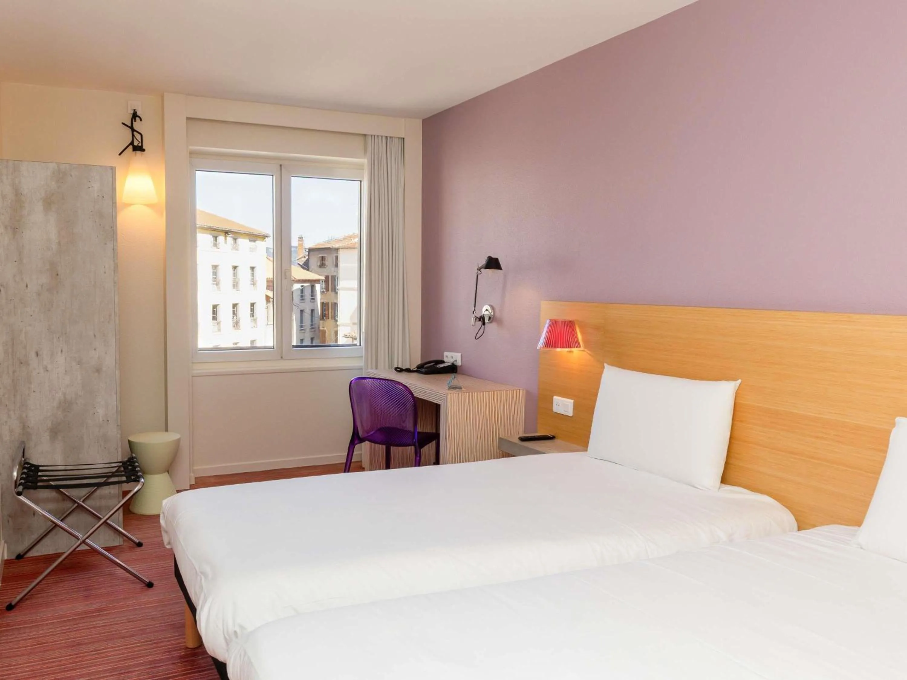 Bedroom, Bed in ibis Styles Le Puy en Velay