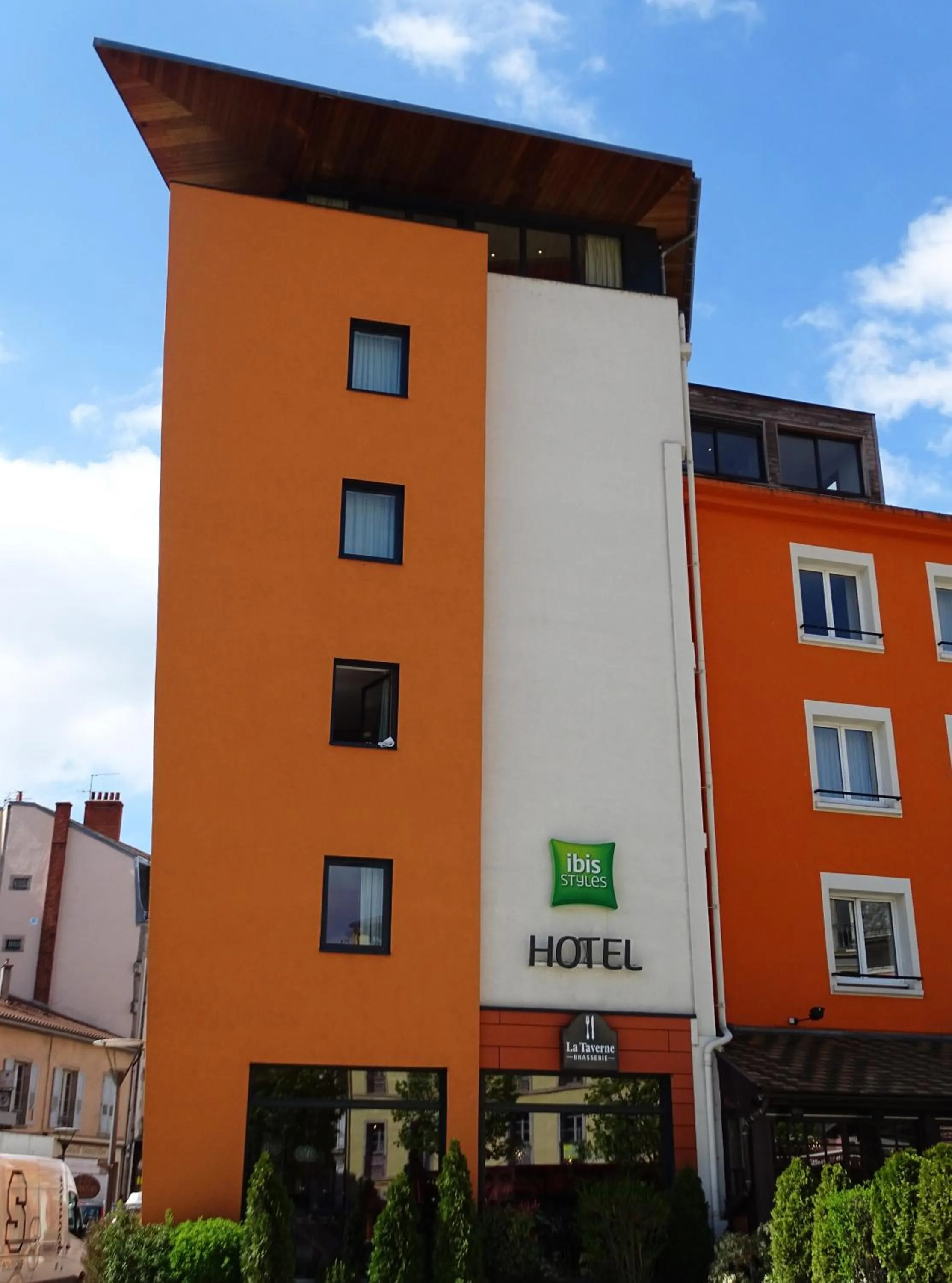 Facade/entrance in ibis Styles Le Puy en Velay