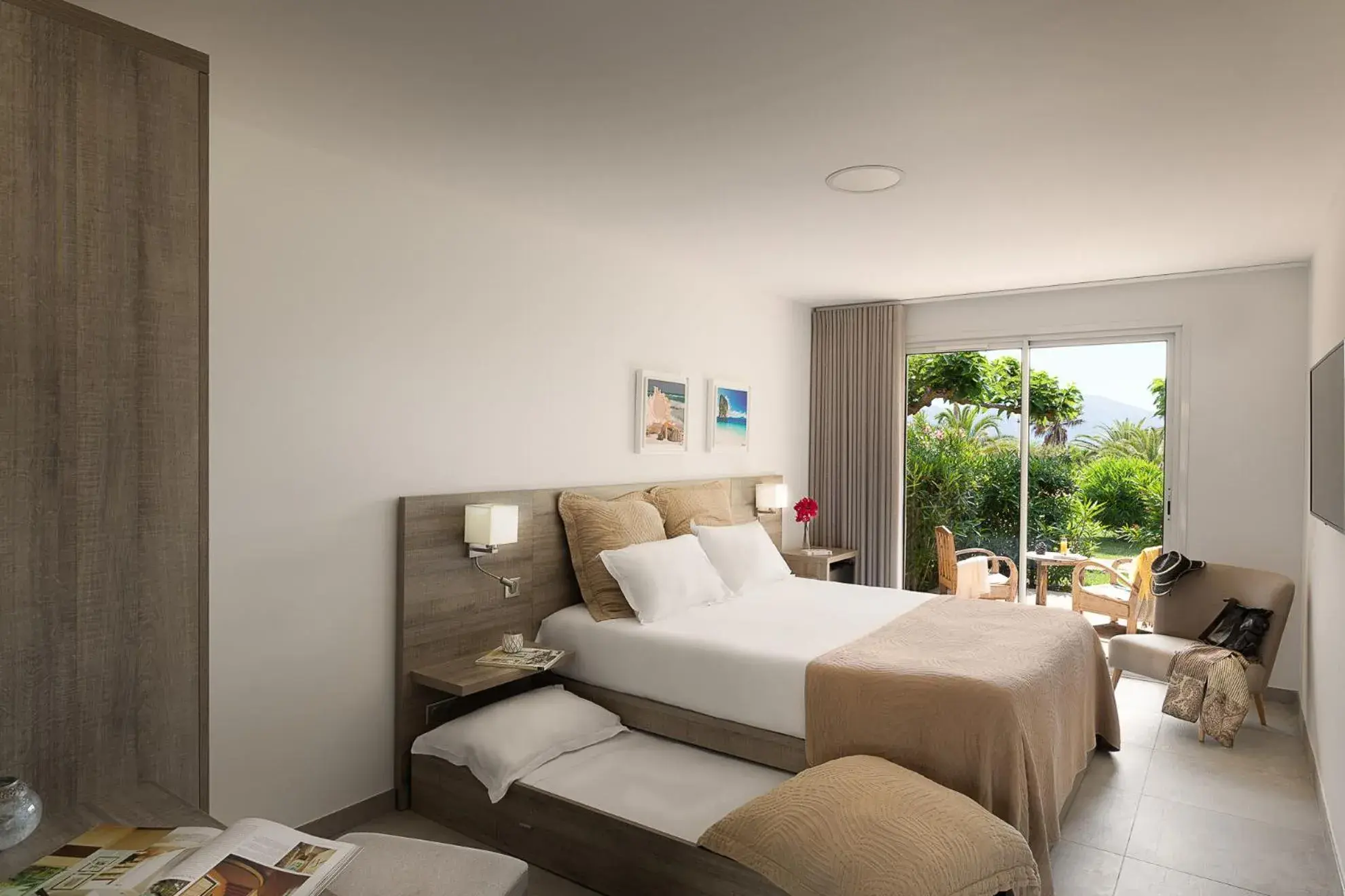 Superior Triple Room in Hôtel-Restaurant Marina Di Lava - Grand Ajaccio Superior Triple Room in Hôtel-Restaurant Marina Di Lava - Grand Ajaccio