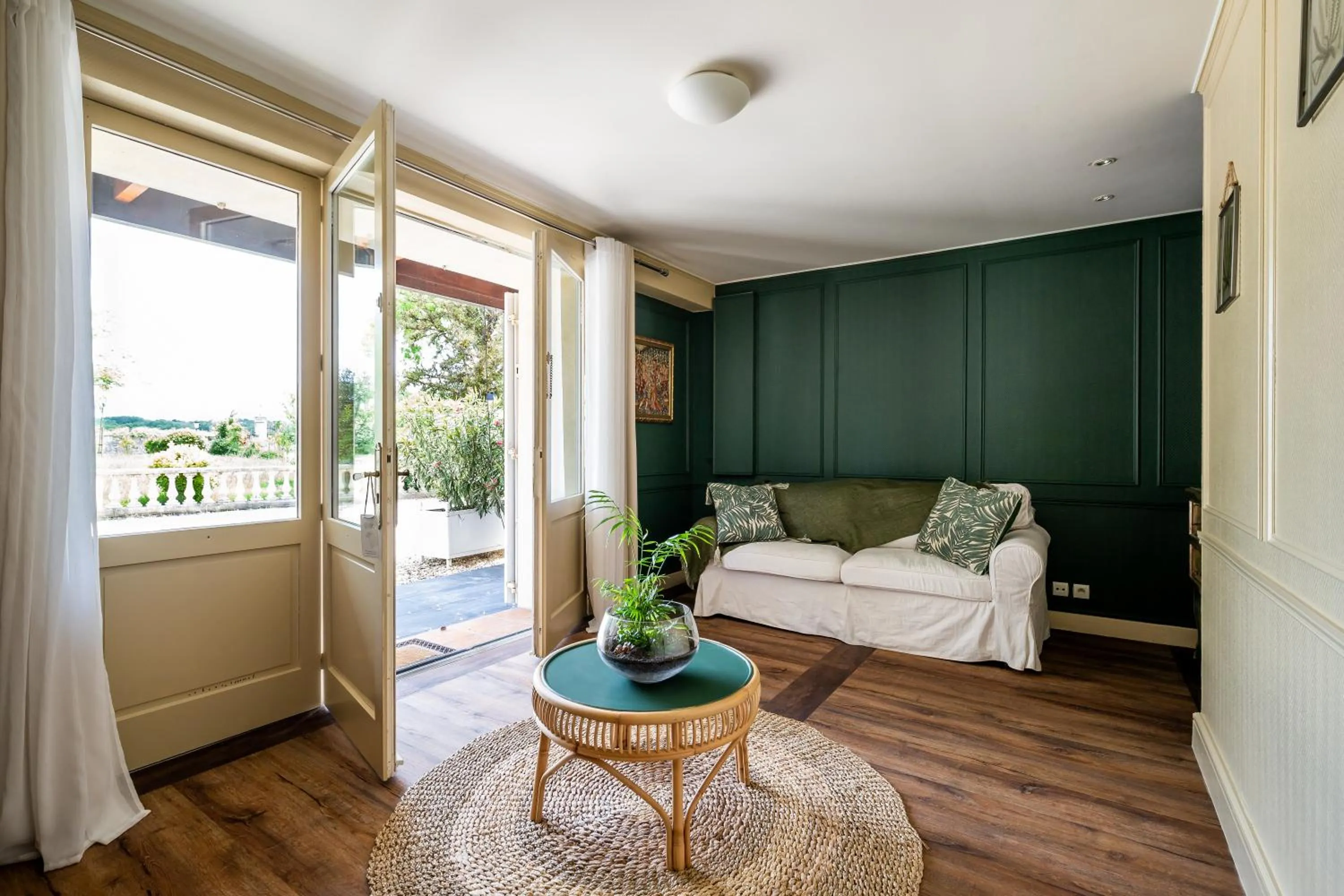 Seating area in Château Meyre