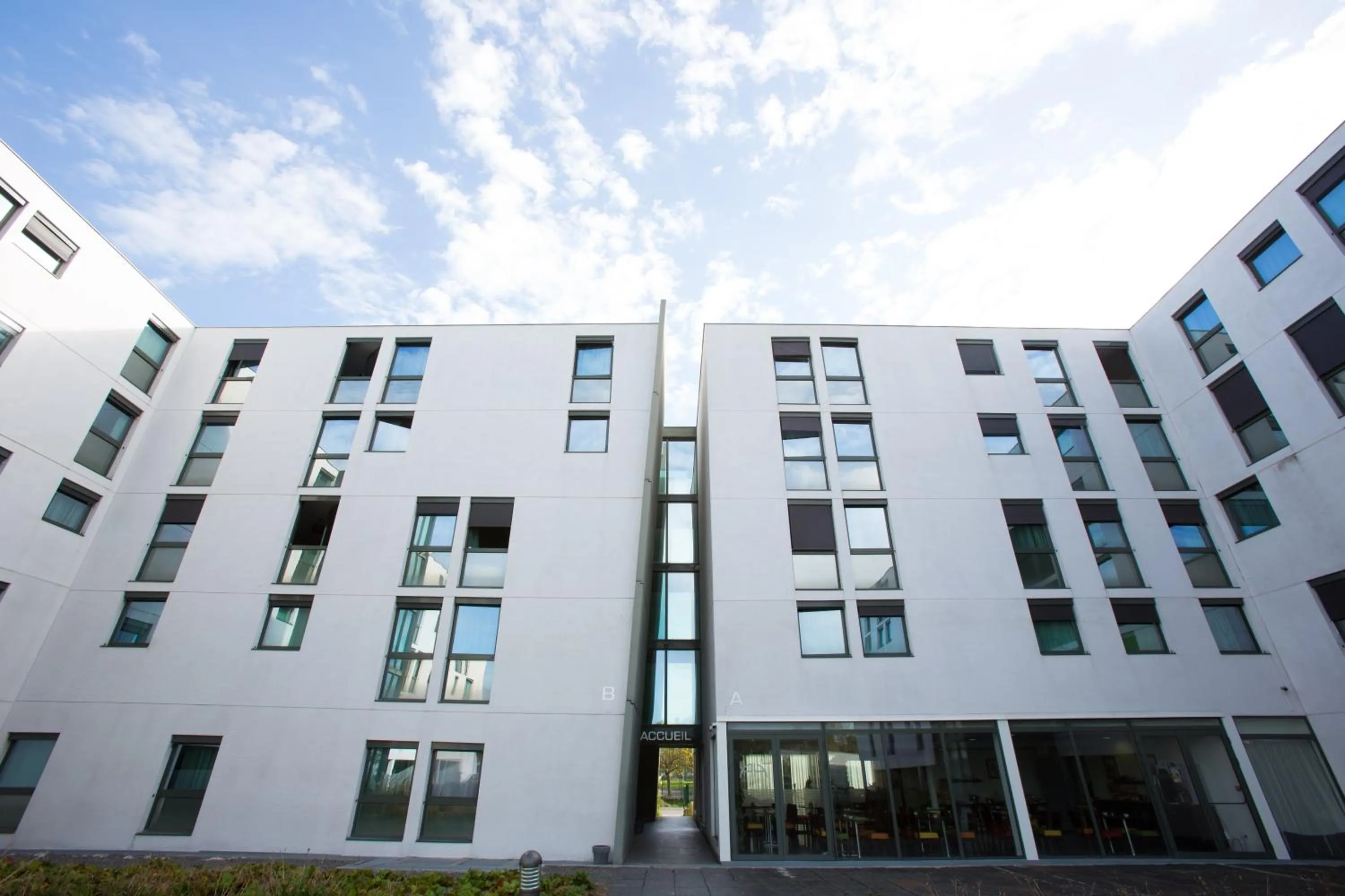 Facade/entrance in All Suites Appart Hôtel - Bordeaux Lac