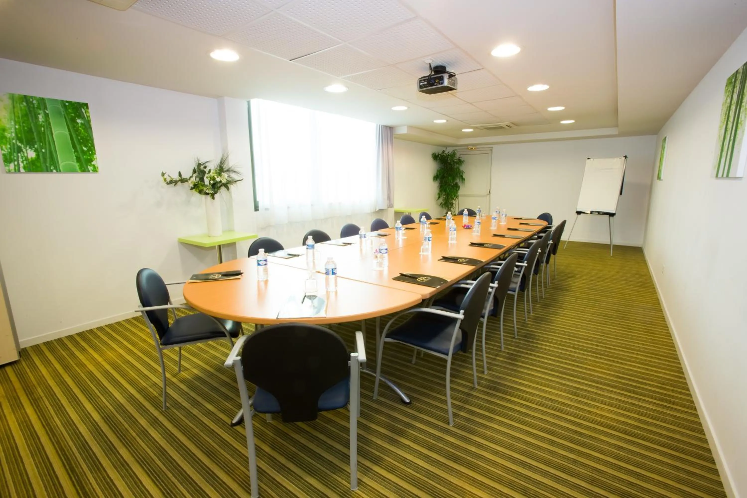 Business facilities in All Suites Appart Hôtel - Bordeaux Lac