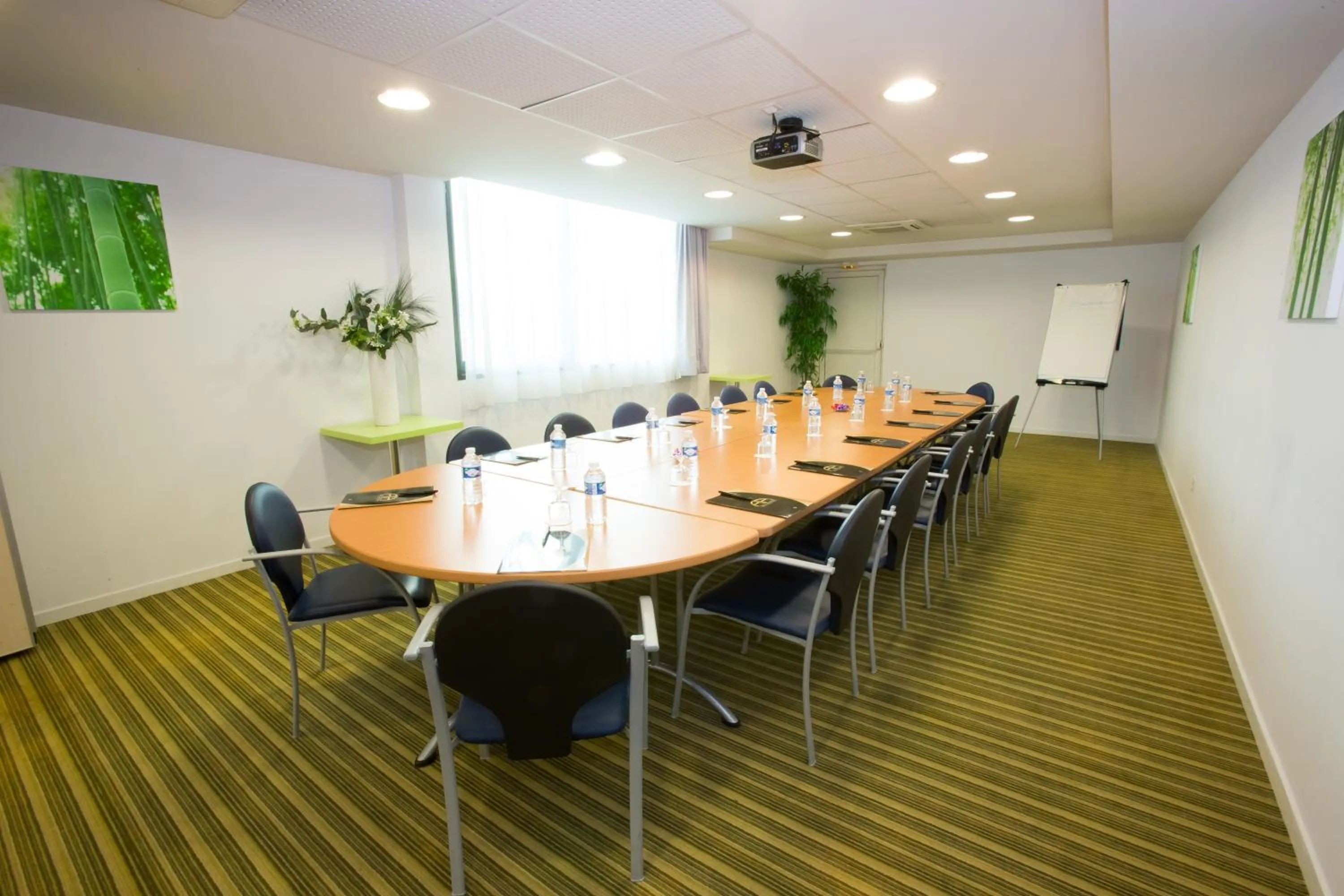 Business facilities in All Suites Appart Hôtel - Bordeaux Lac