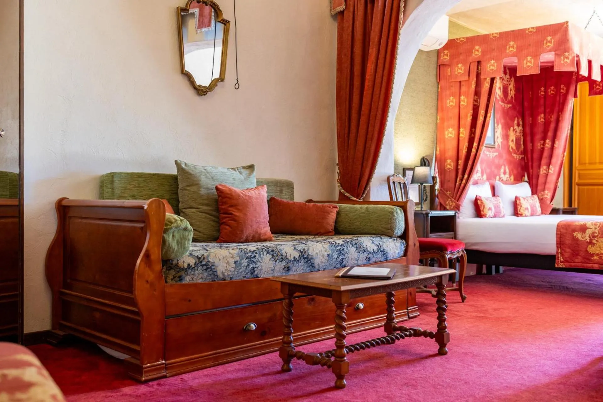 Bedroom in Château de Trigance