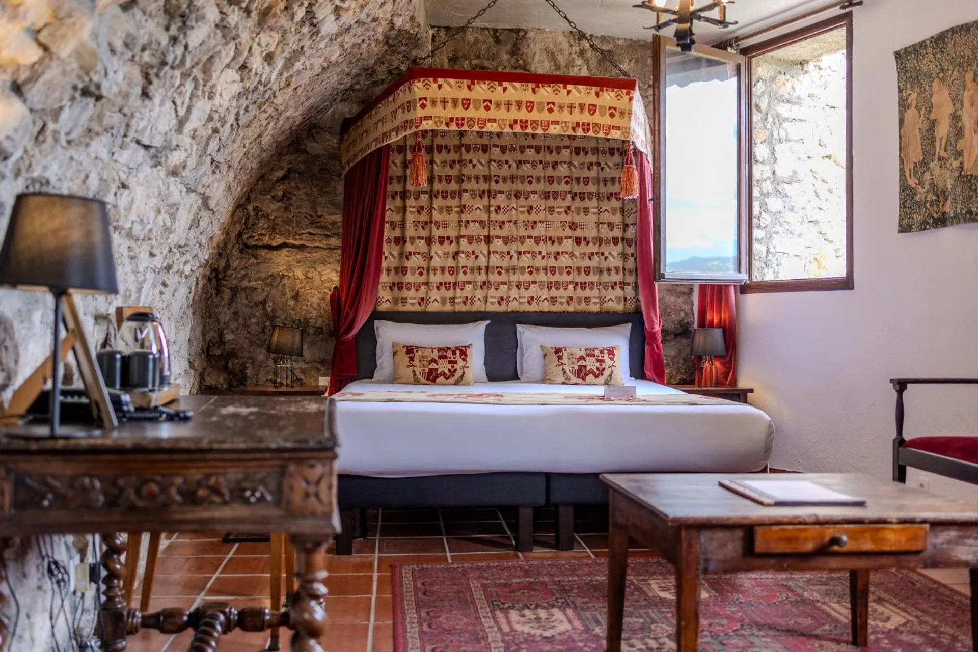 Bedroom in Château de Trigance