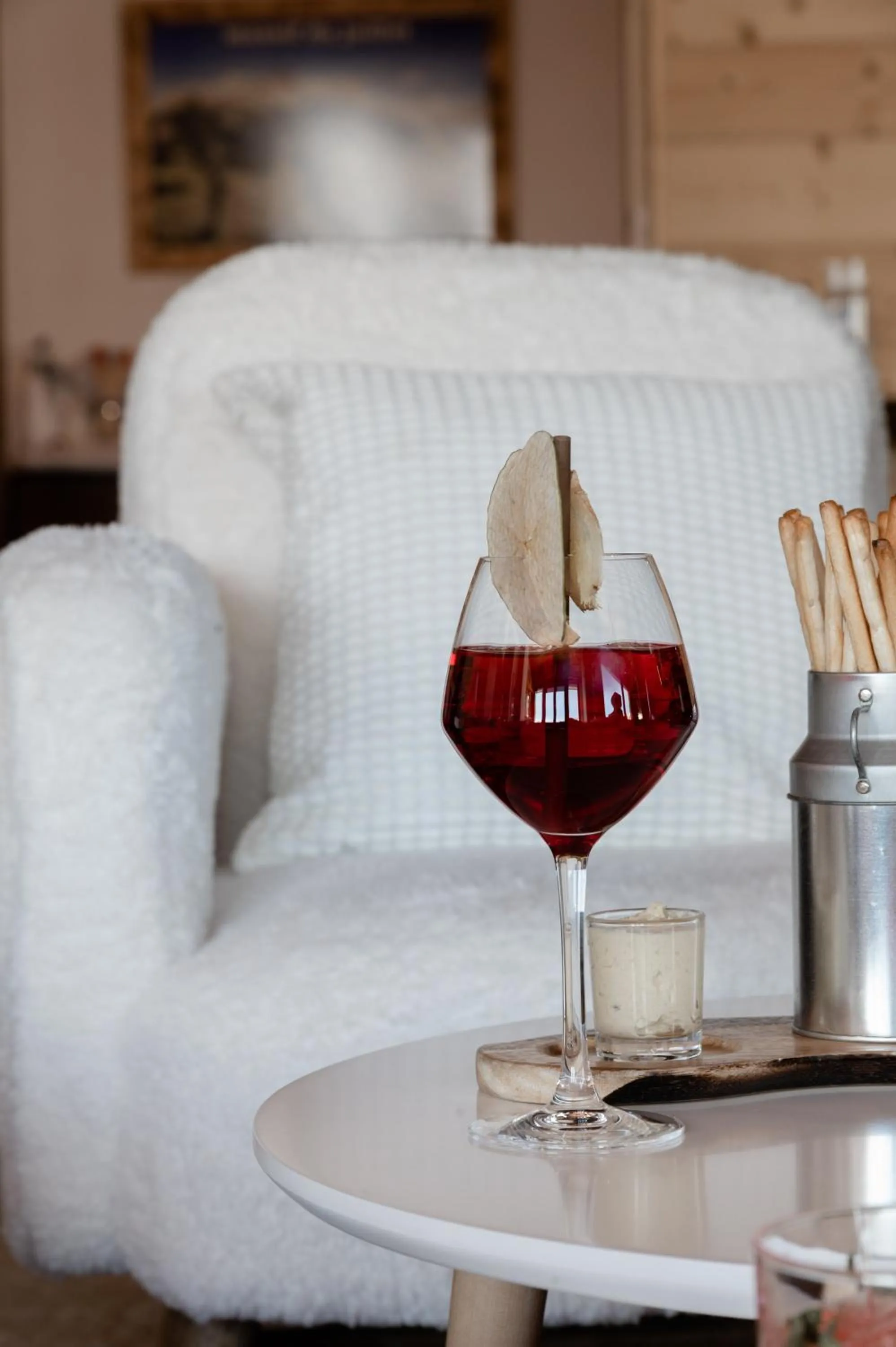 Lounge or bar in Hôtel Les Roches Fleuries