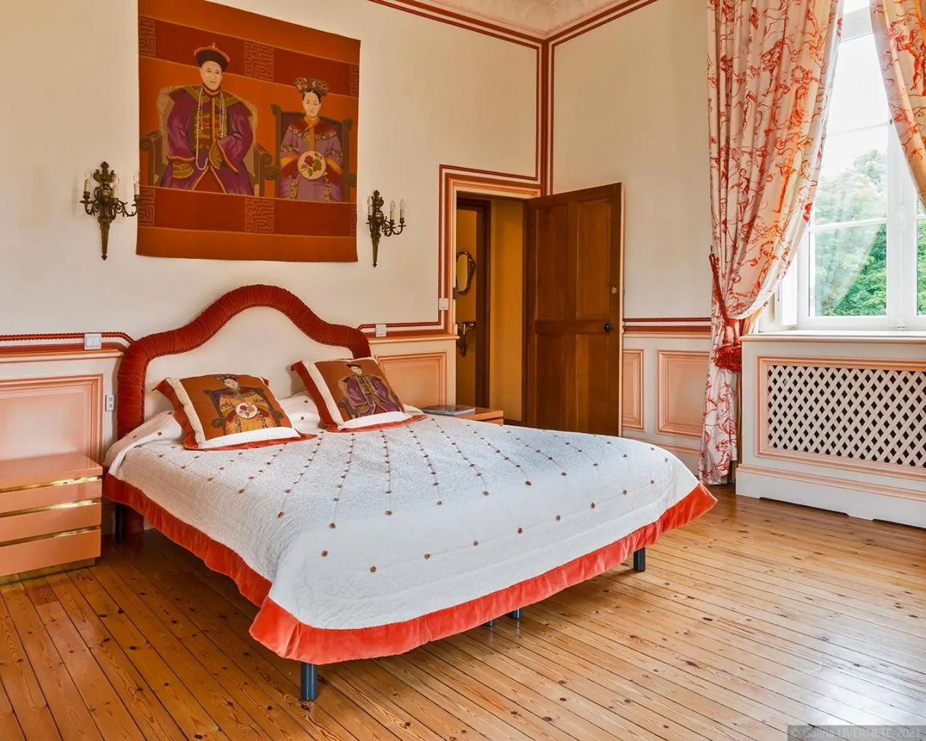 Photo of the whole room, Bed in Domaine de Brou