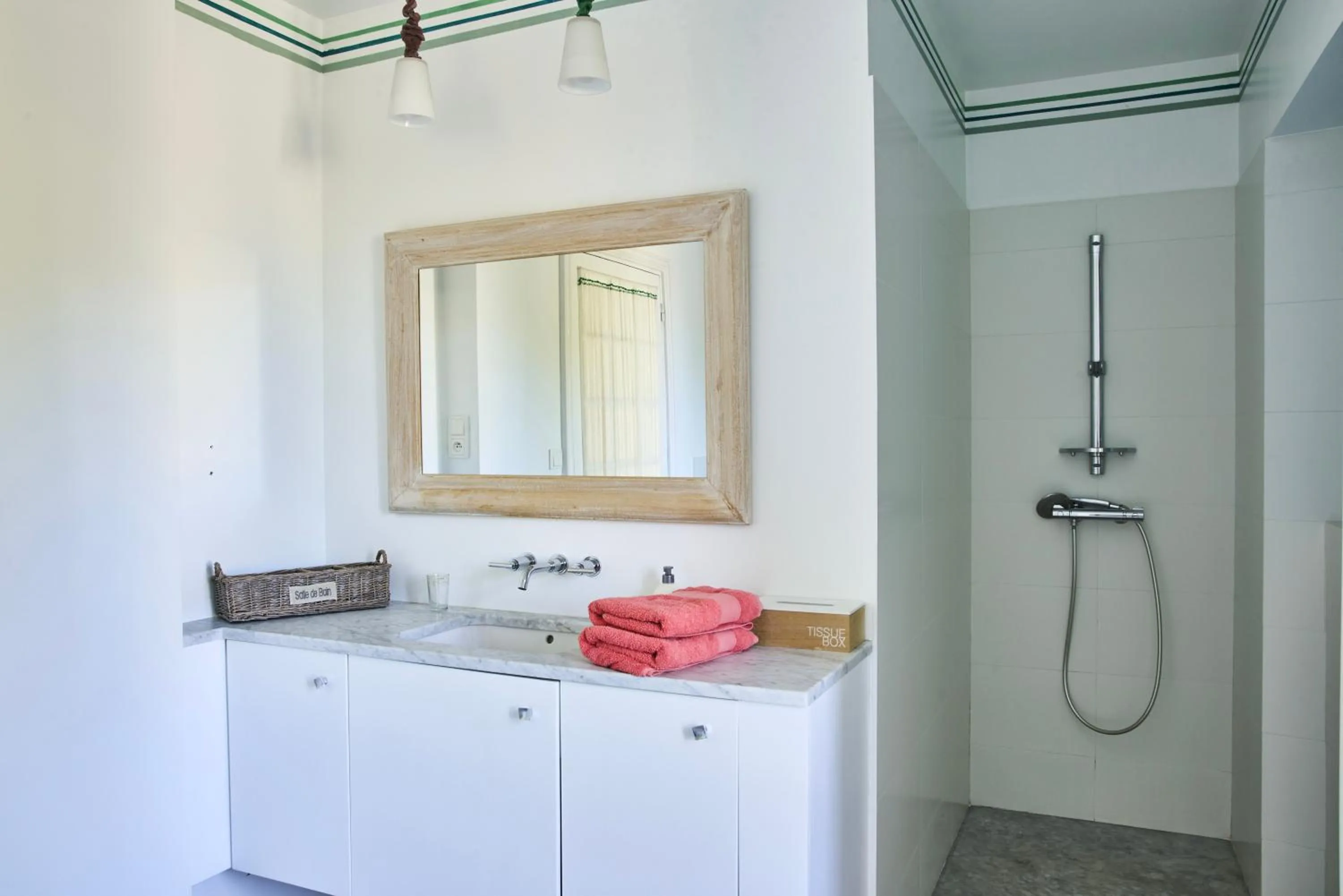 Bathroom in La Villa des Charmilles