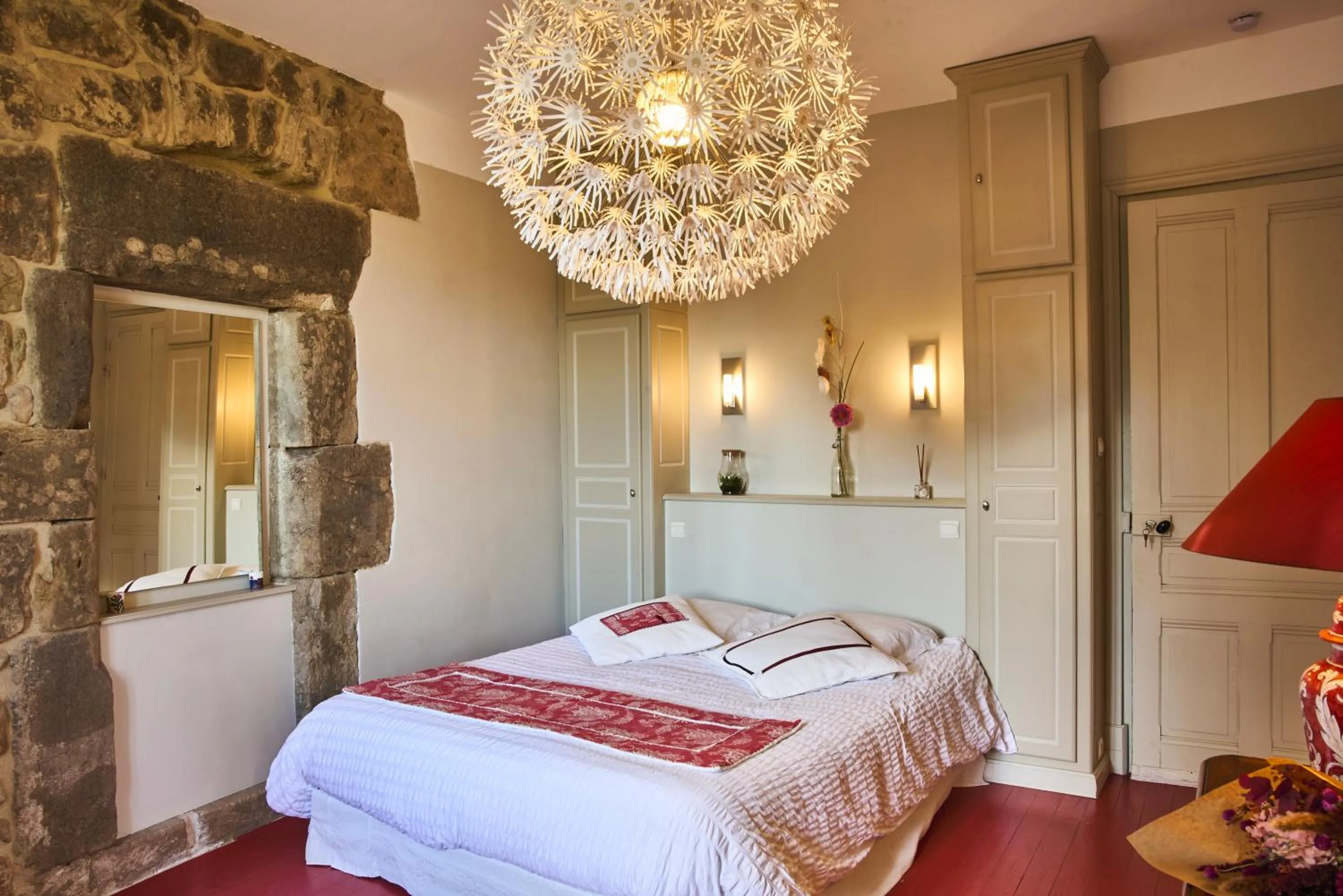 Bedroom, Bed in La Villa des Charmilles