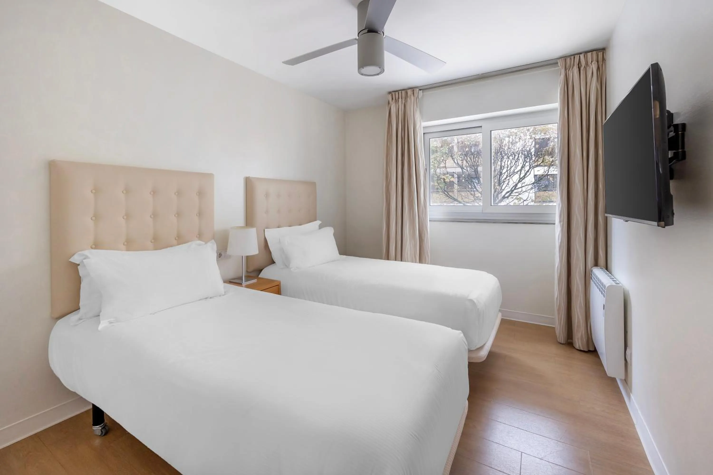 Bedroom, Bed in Royal Regency Paris Vincennes