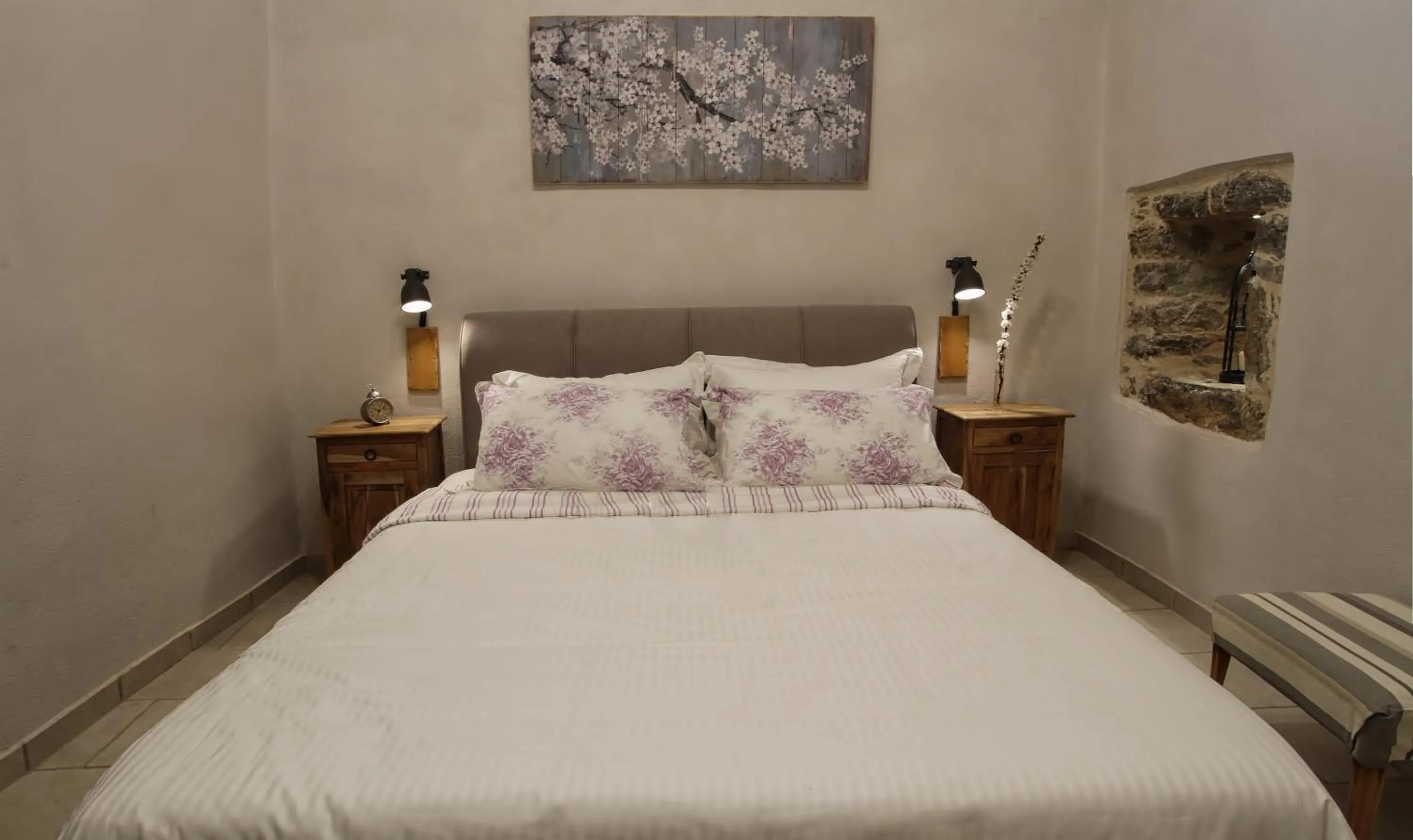 Bed in Mesta Mastic