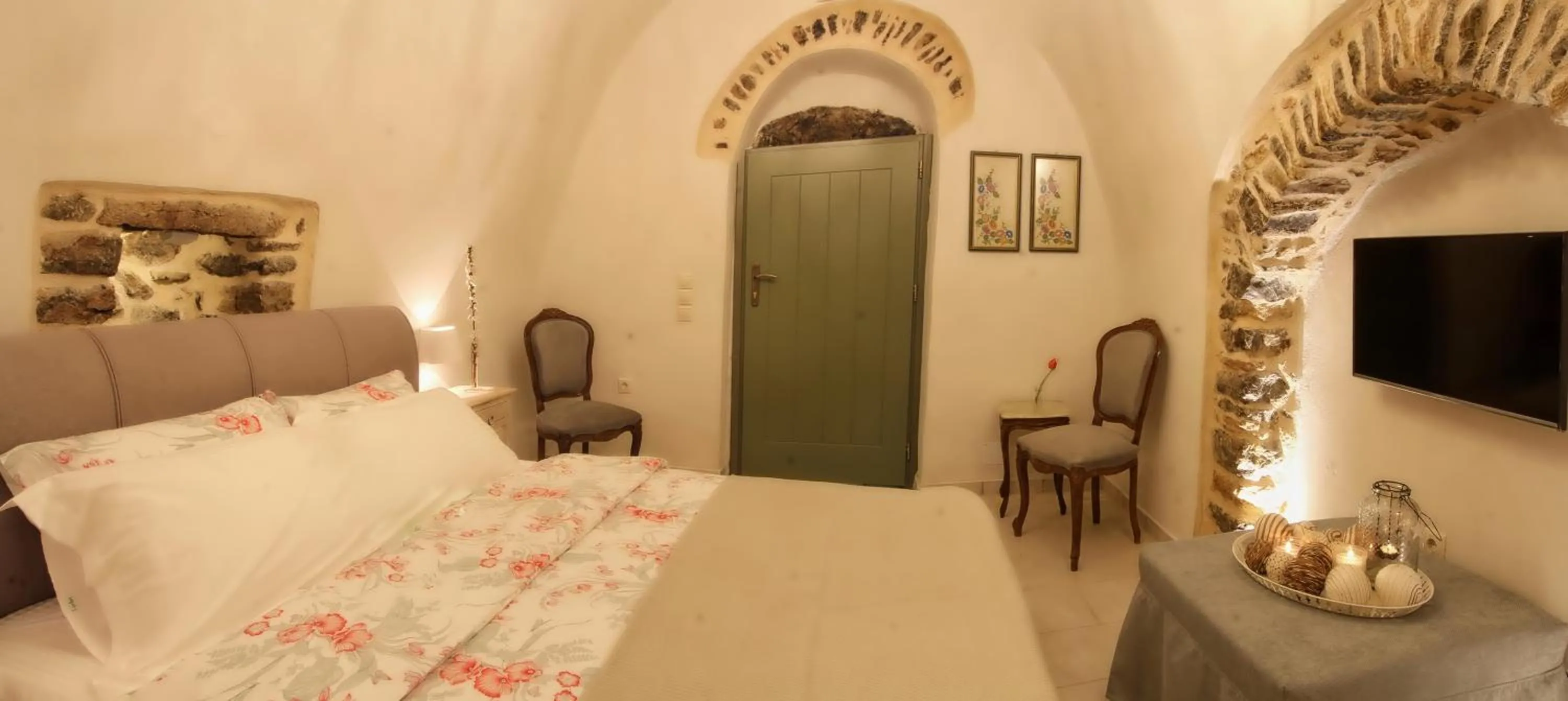 Bed in Mesta Mastic