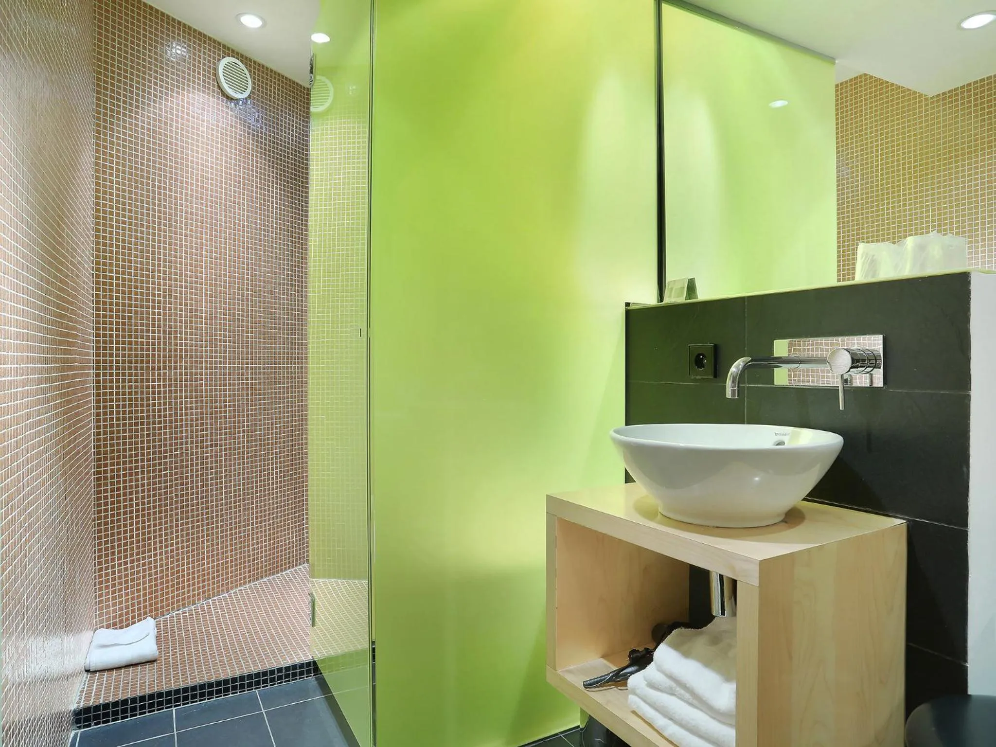 Bathroom in Hôtel de Notre-Dame