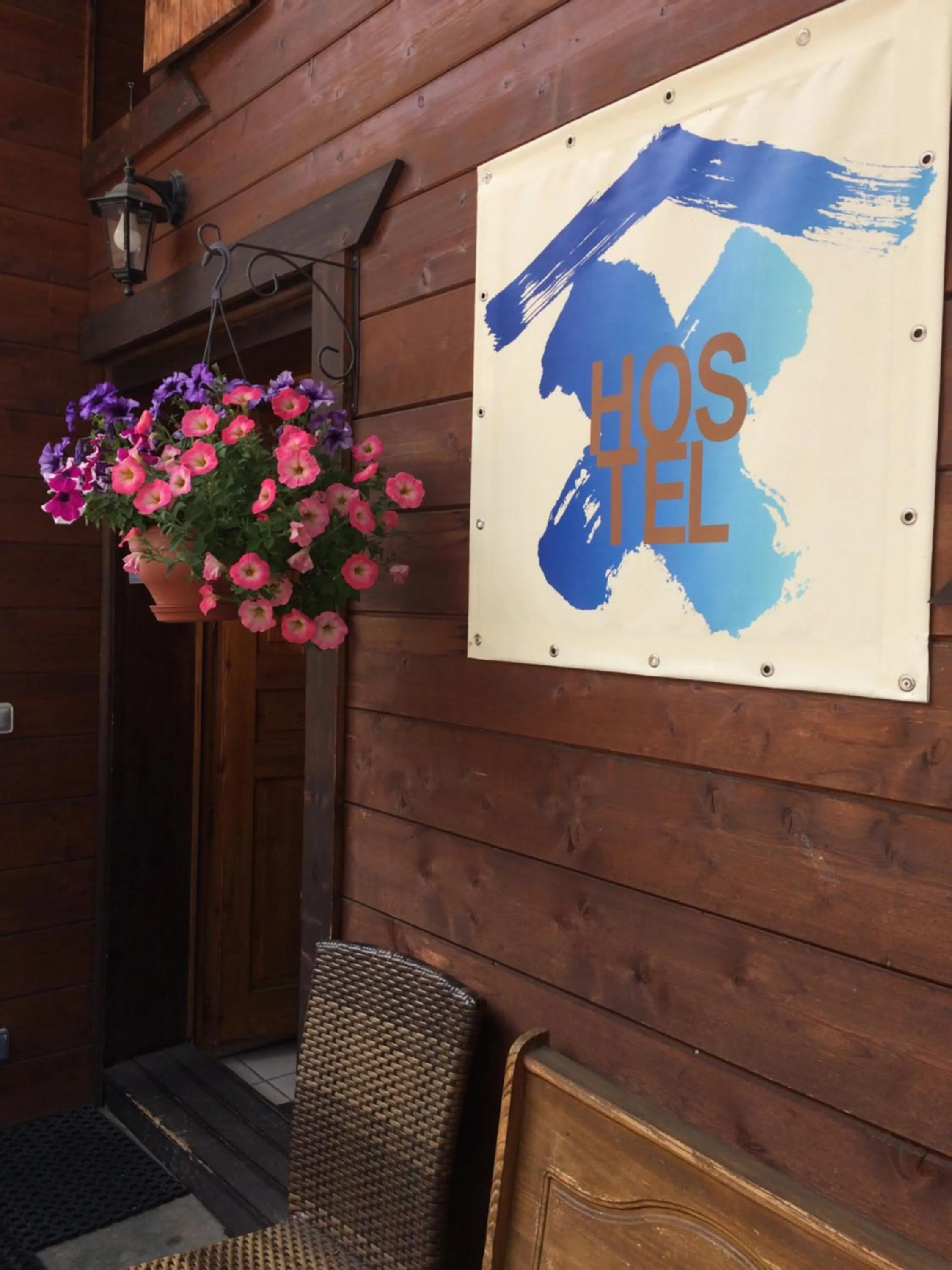 Facade/entrance in Central Hostel Chatel