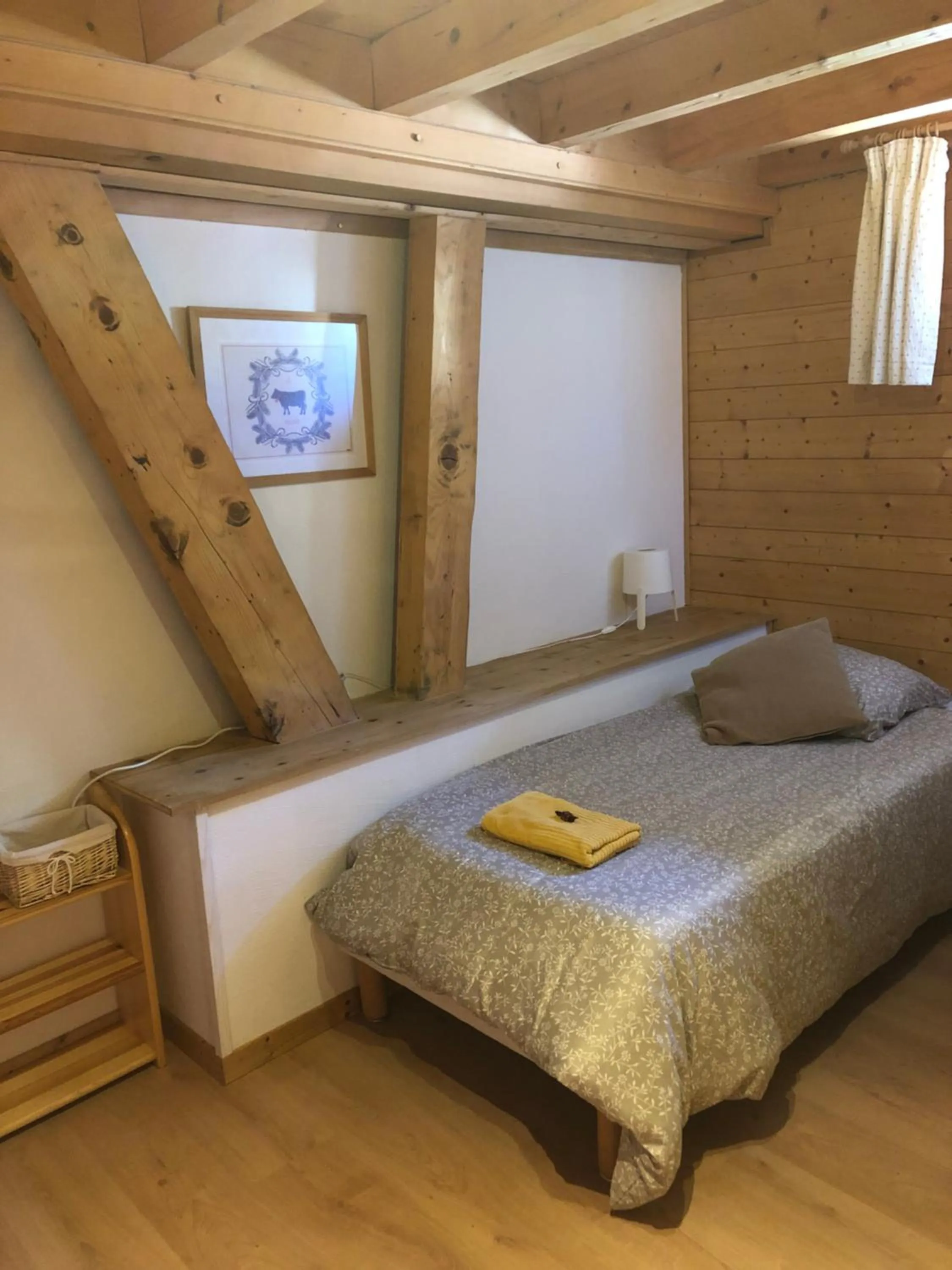 Bedroom, Bed in Central Hostel Chatel