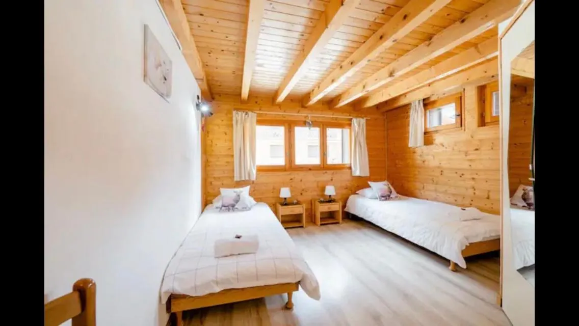 Bed in Central Hostel Chatel