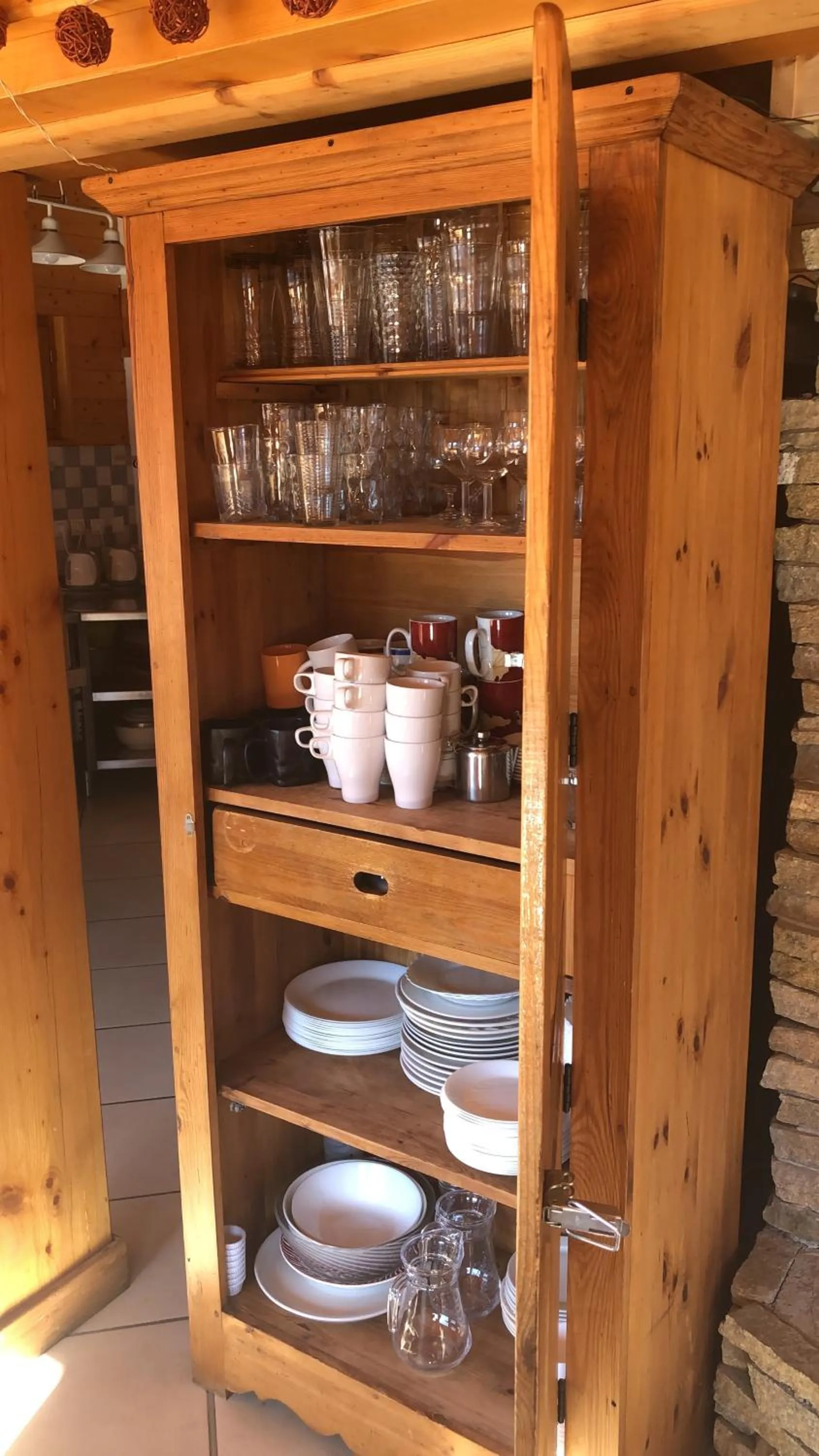 Dining area in Central Hostel Chatel