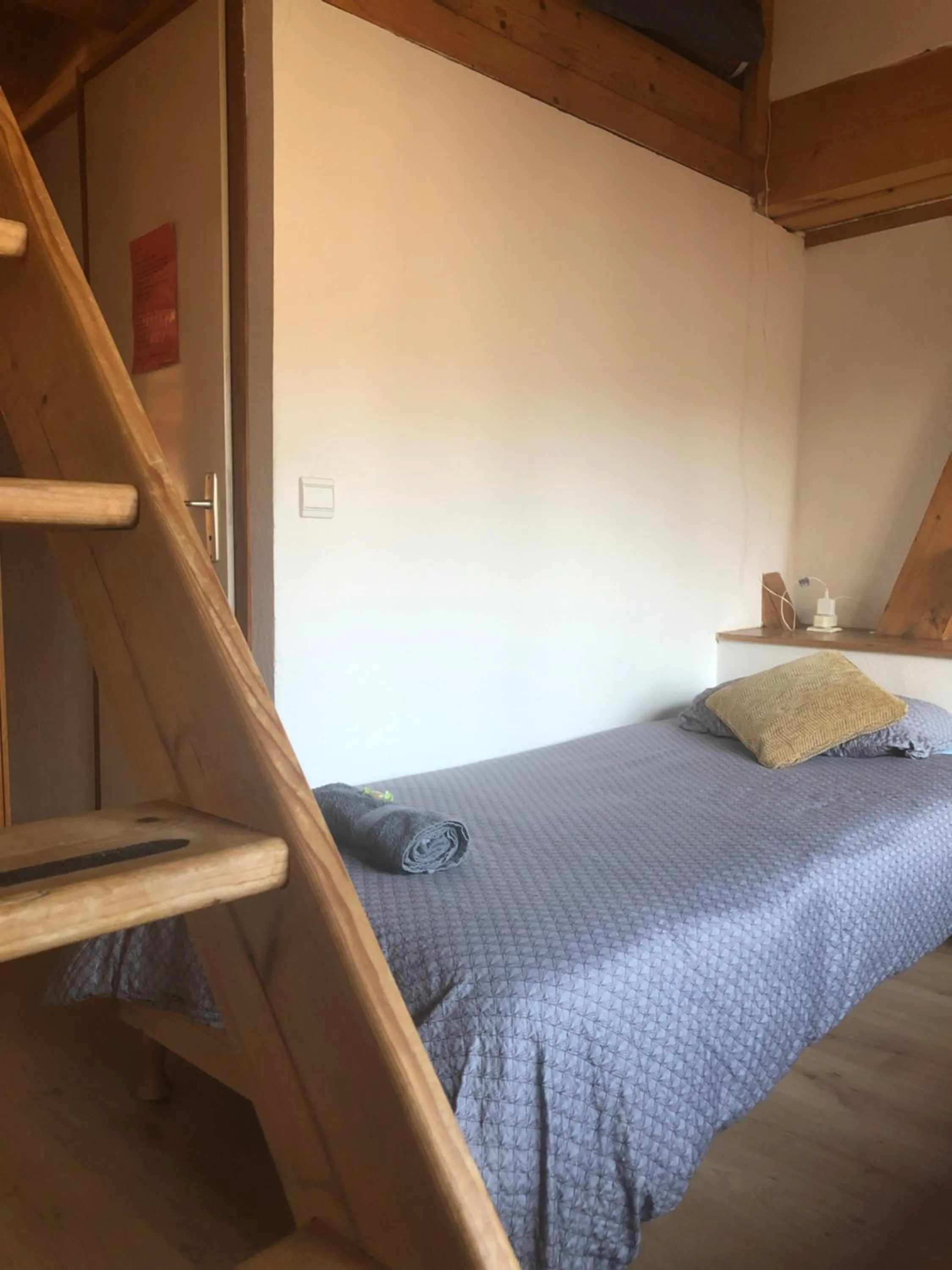 Bed in Central Hostel Chatel