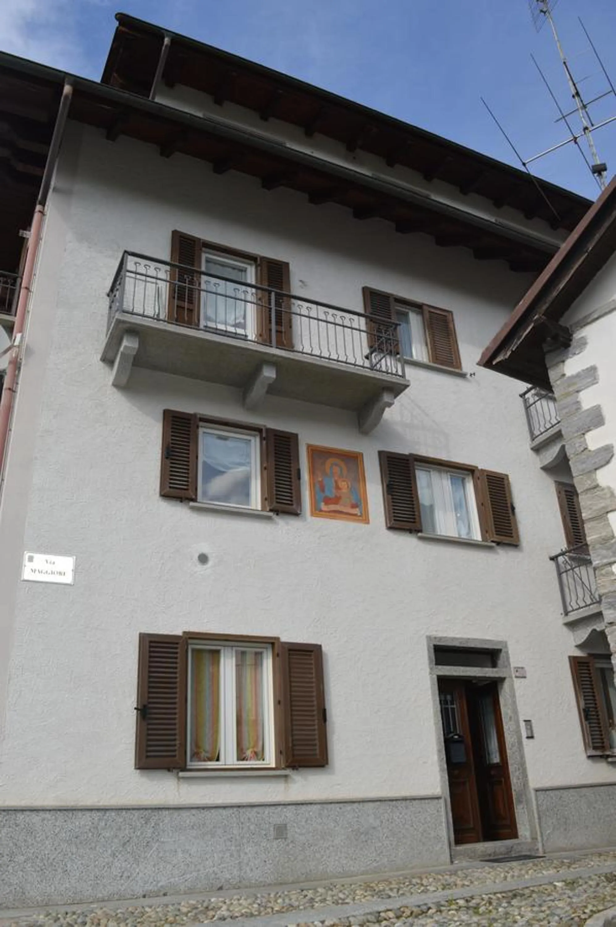 Facade/entrance in Residence Arvinei