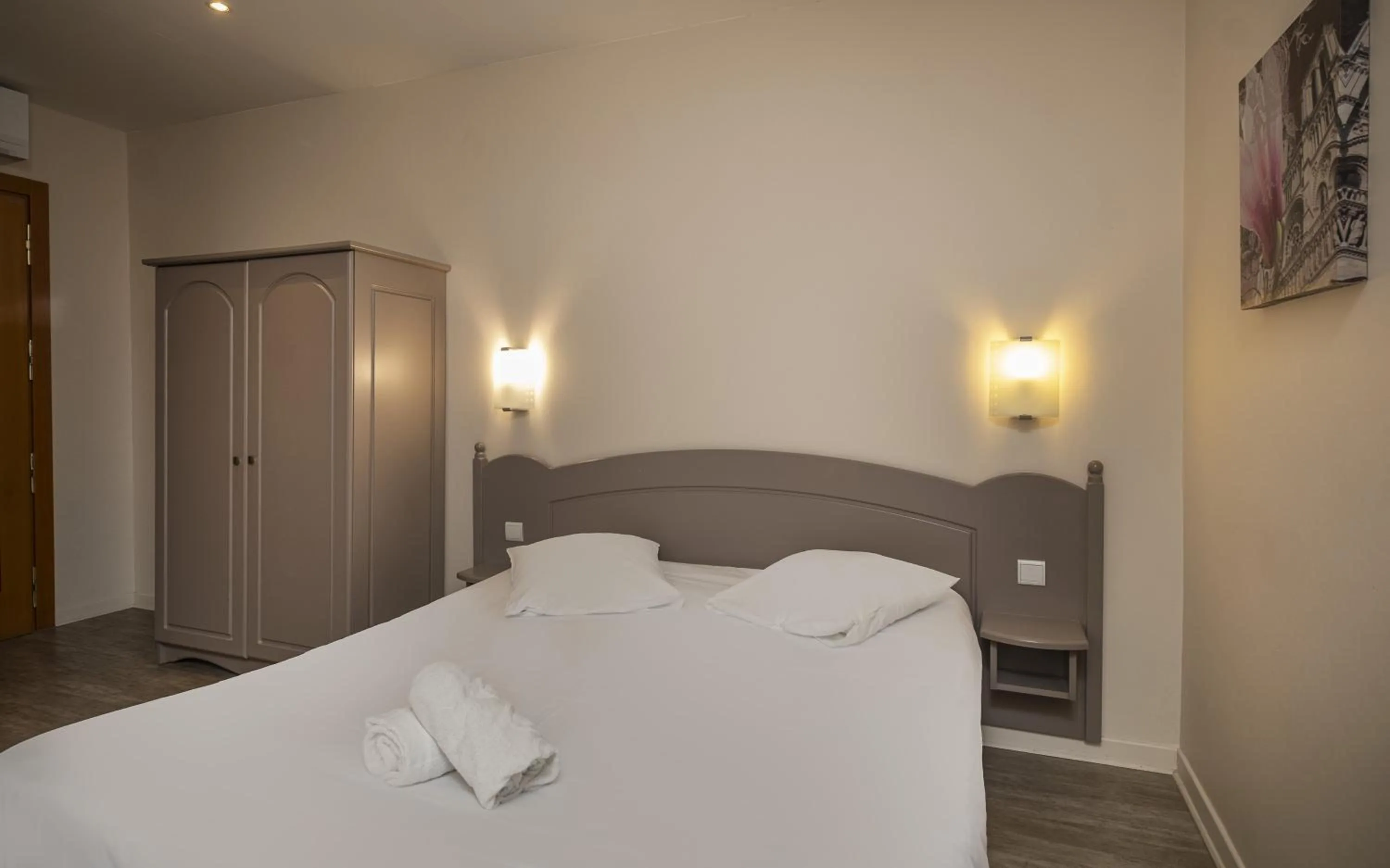 Bed in The Originals City, Hôtel des Arènes, Saintes