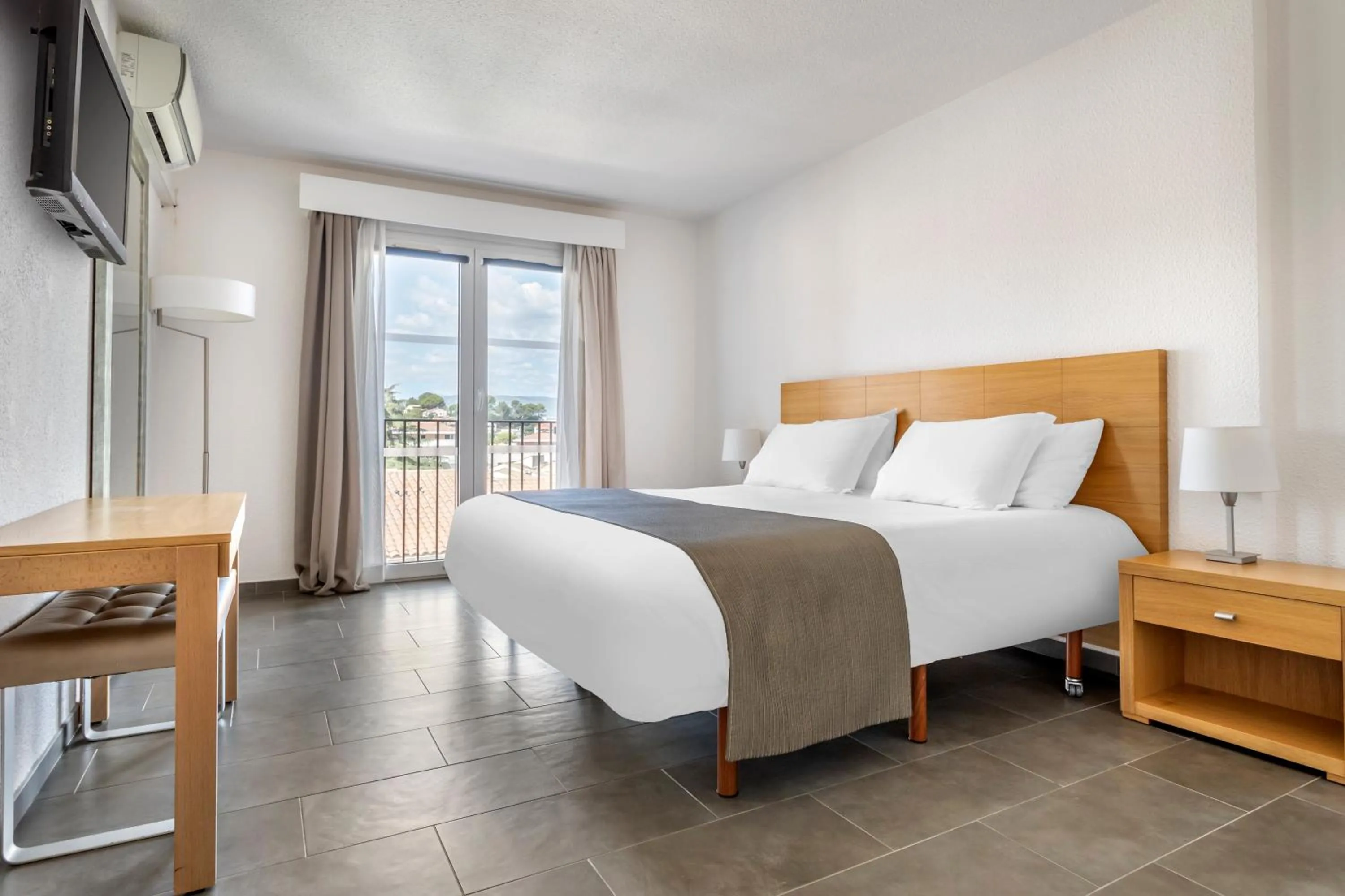 Bedroom, Bed in Le Club Mougins