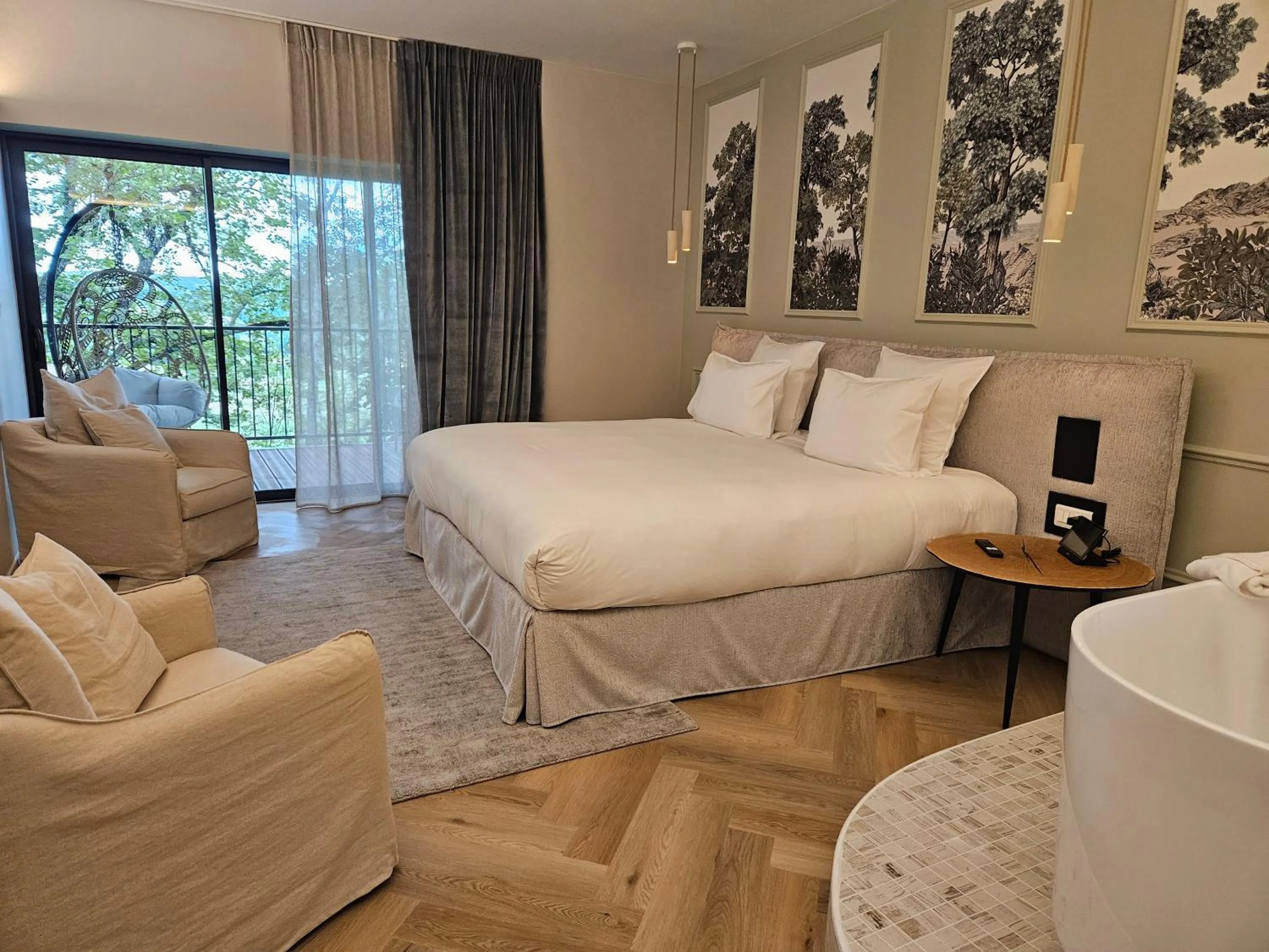 Bed in Le Belvédère Hotel et Bien être