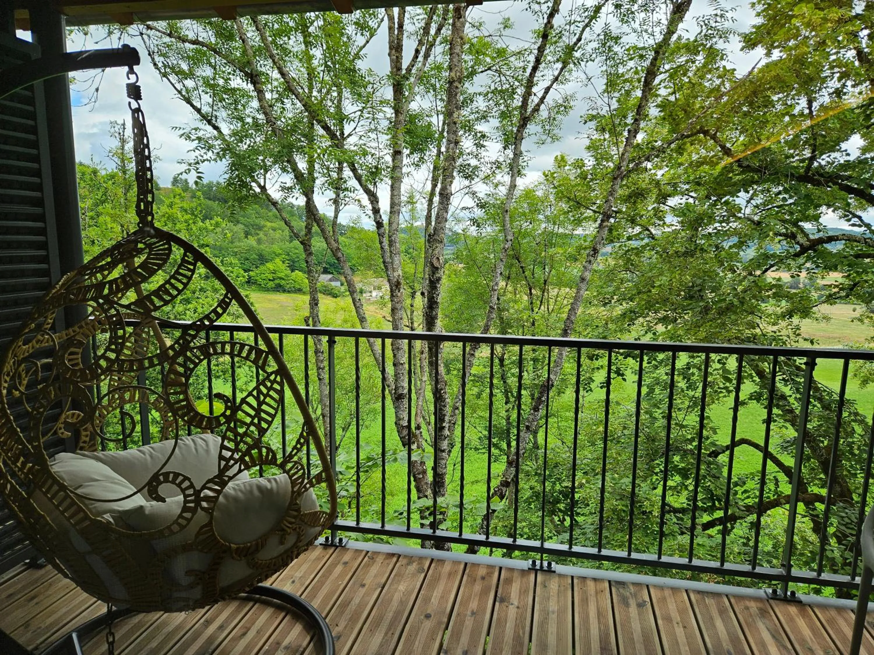 Patio in Le Belvédère Hotel et Bien être