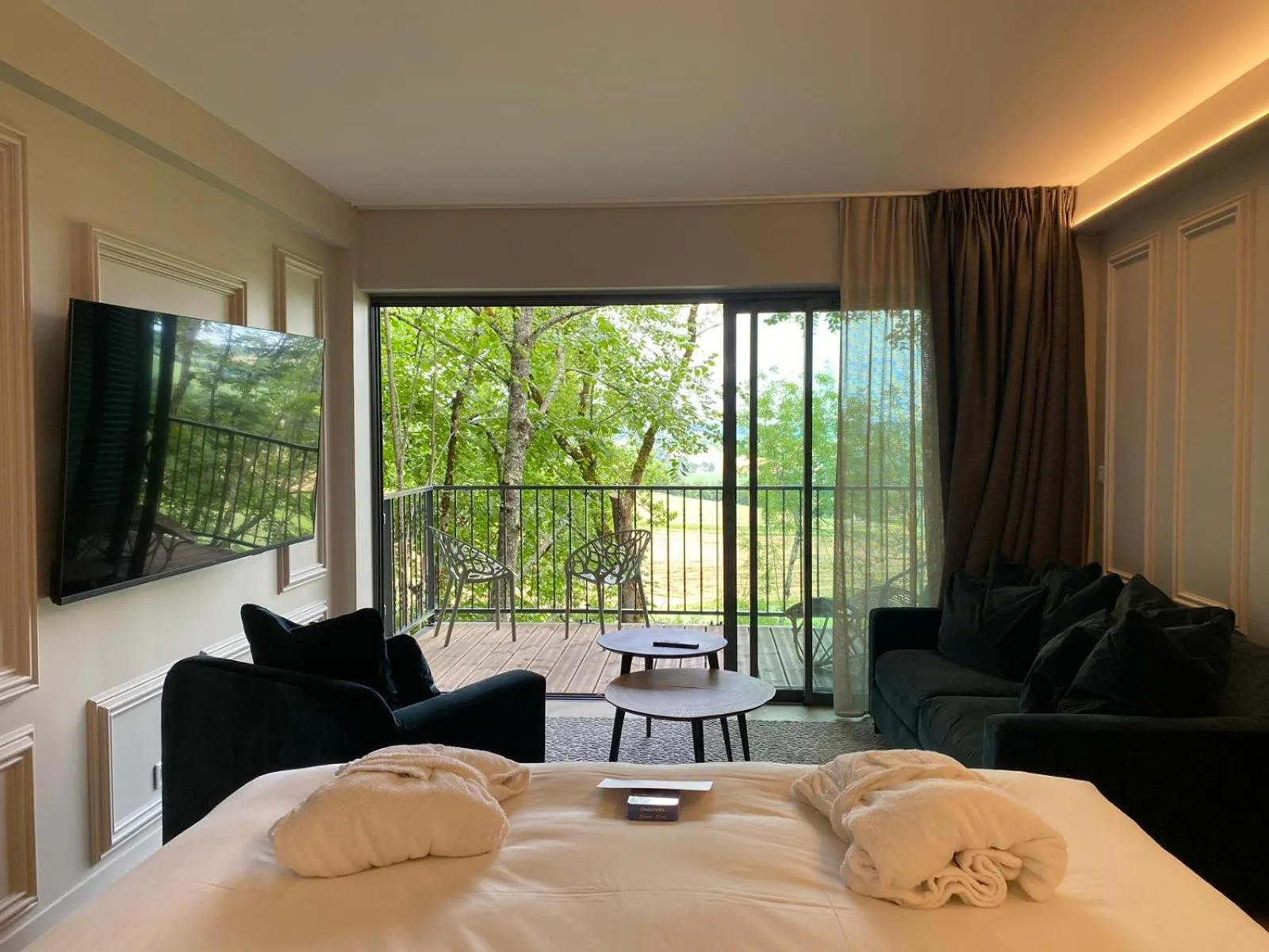 Bed in Le Belvédère Hotel et Bien être