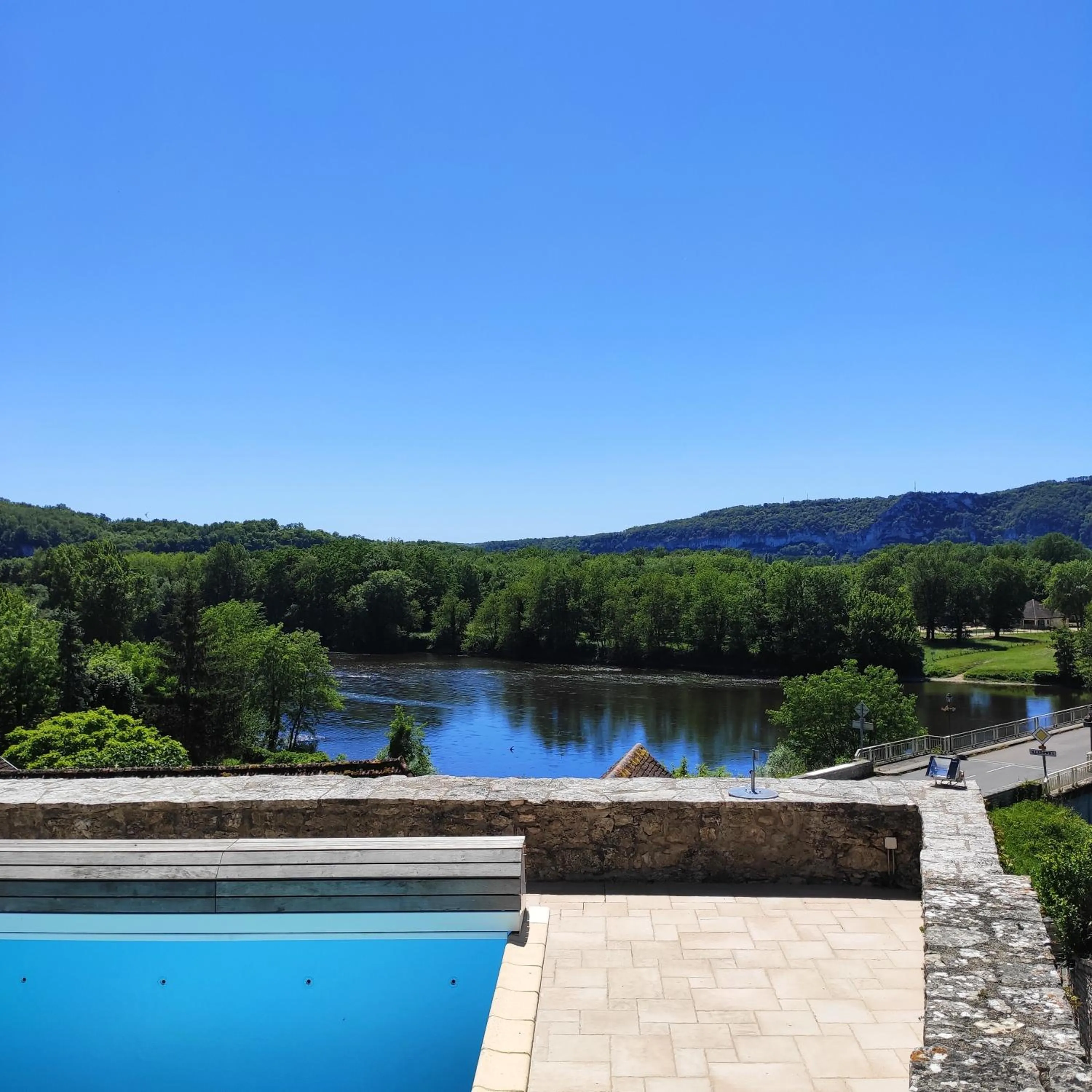 Natural landscape in Château Hôtel La Terrasse - Teritoria