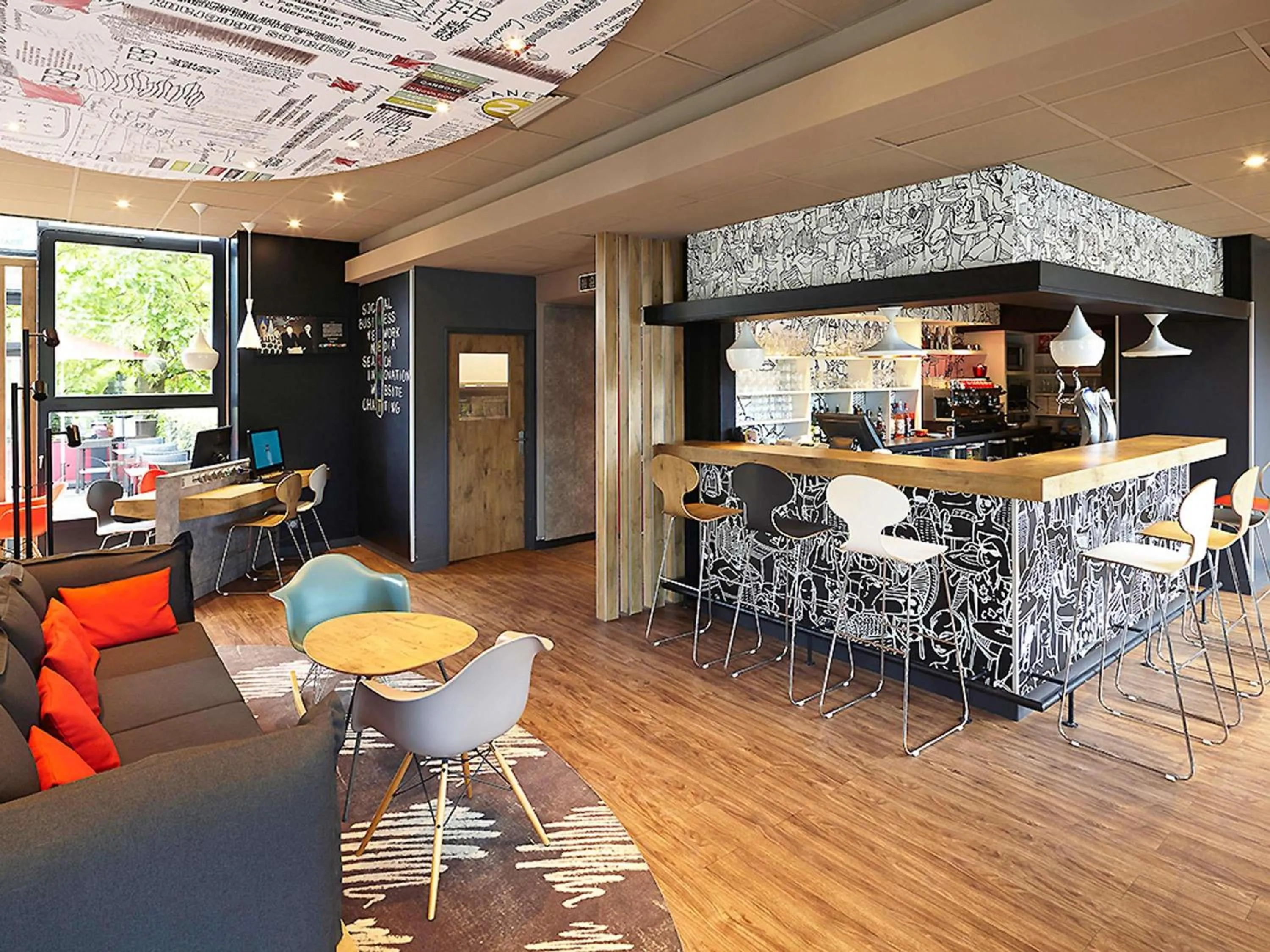 Lounge or bar in ibis Marne La Vallee Champs-sur-Marne