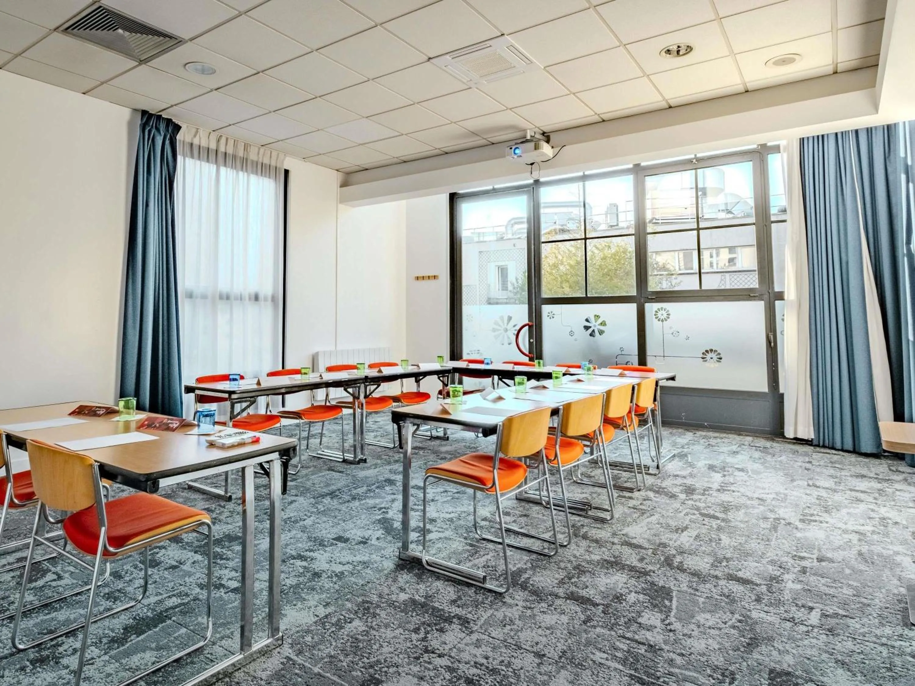 Meeting/conference room in ibis Marne La Vallee Champs-sur-Marne
