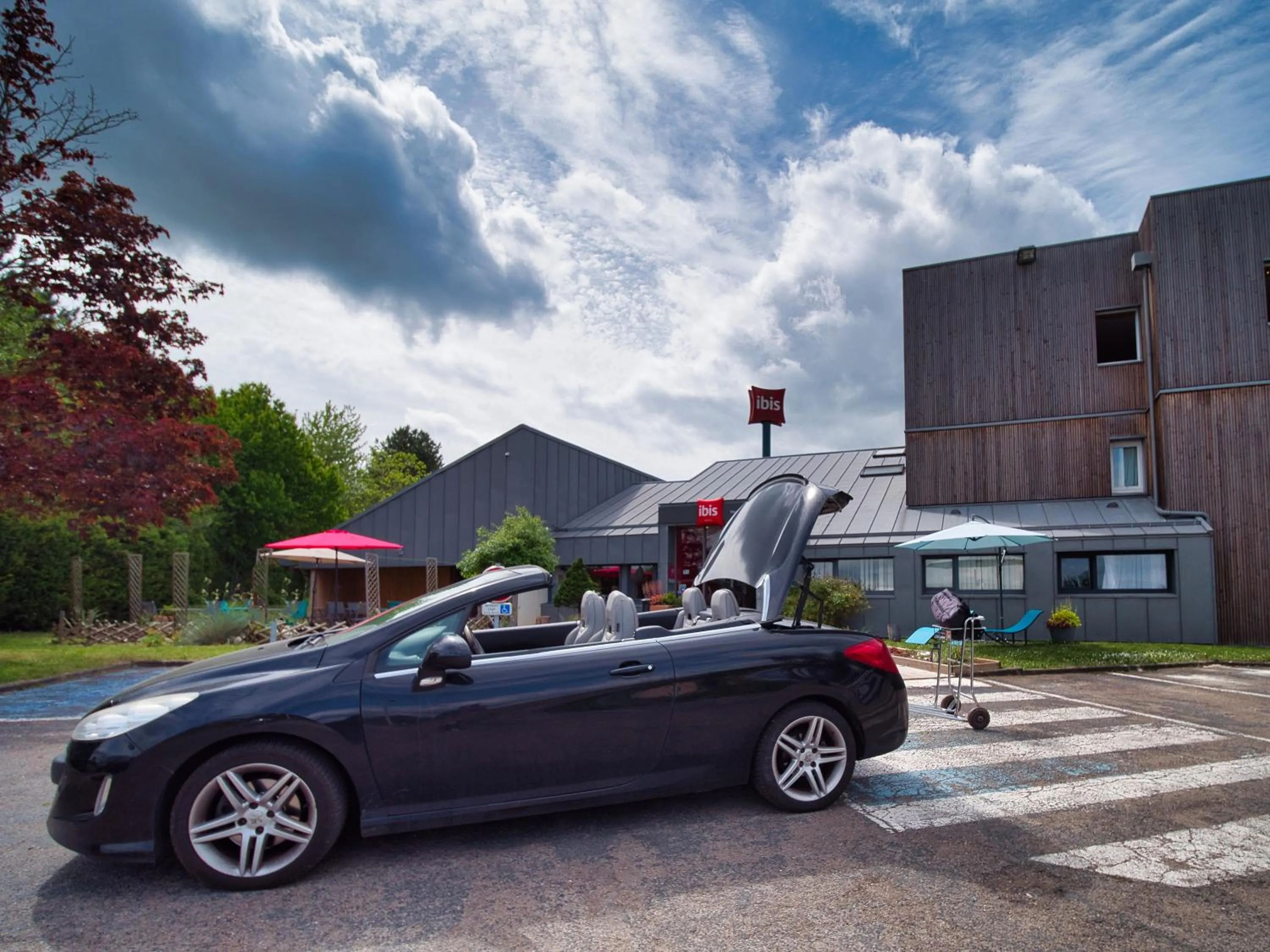 Parking in ibis Nemours