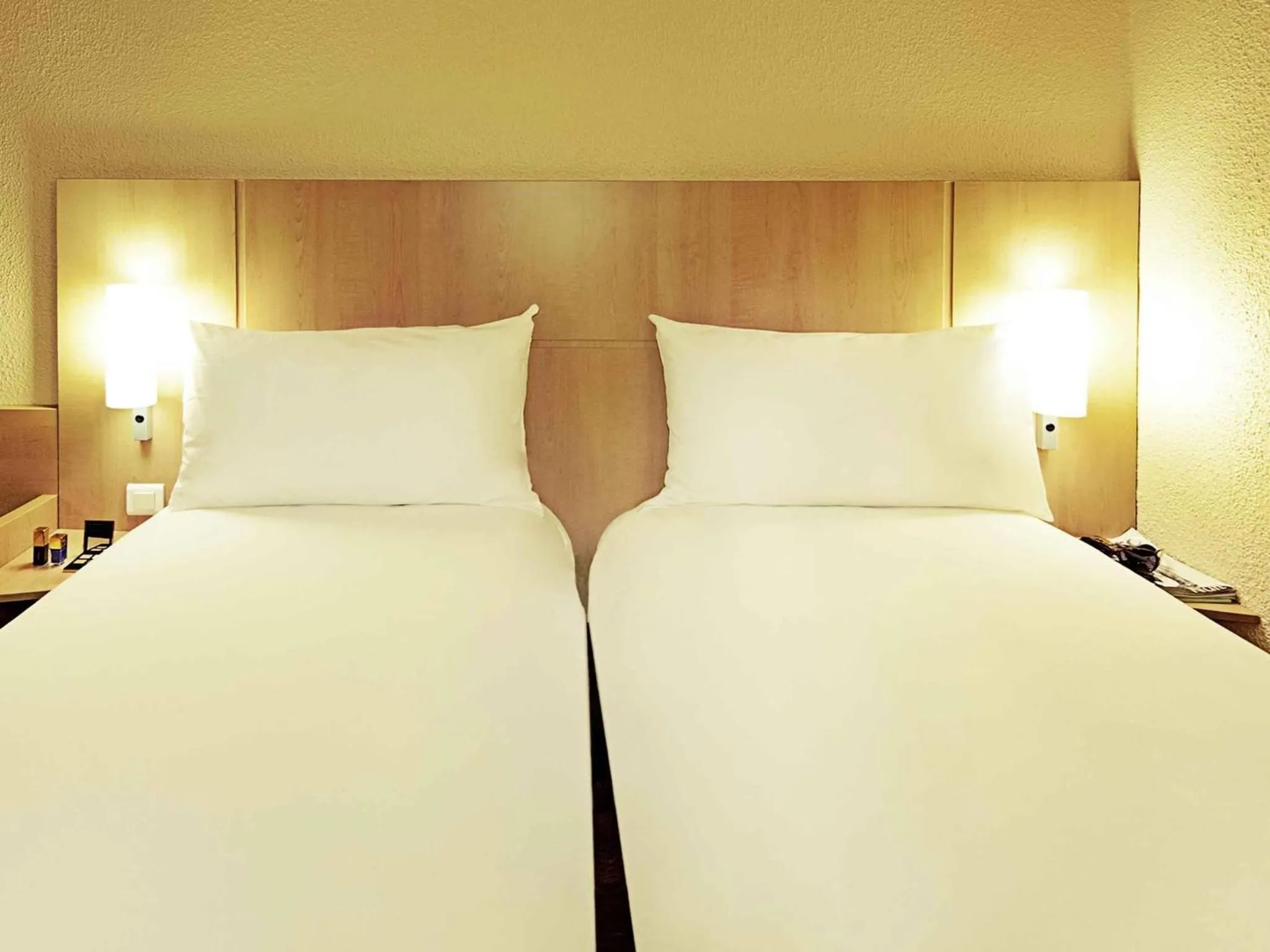 Bedroom, Bed in ibis Nemours