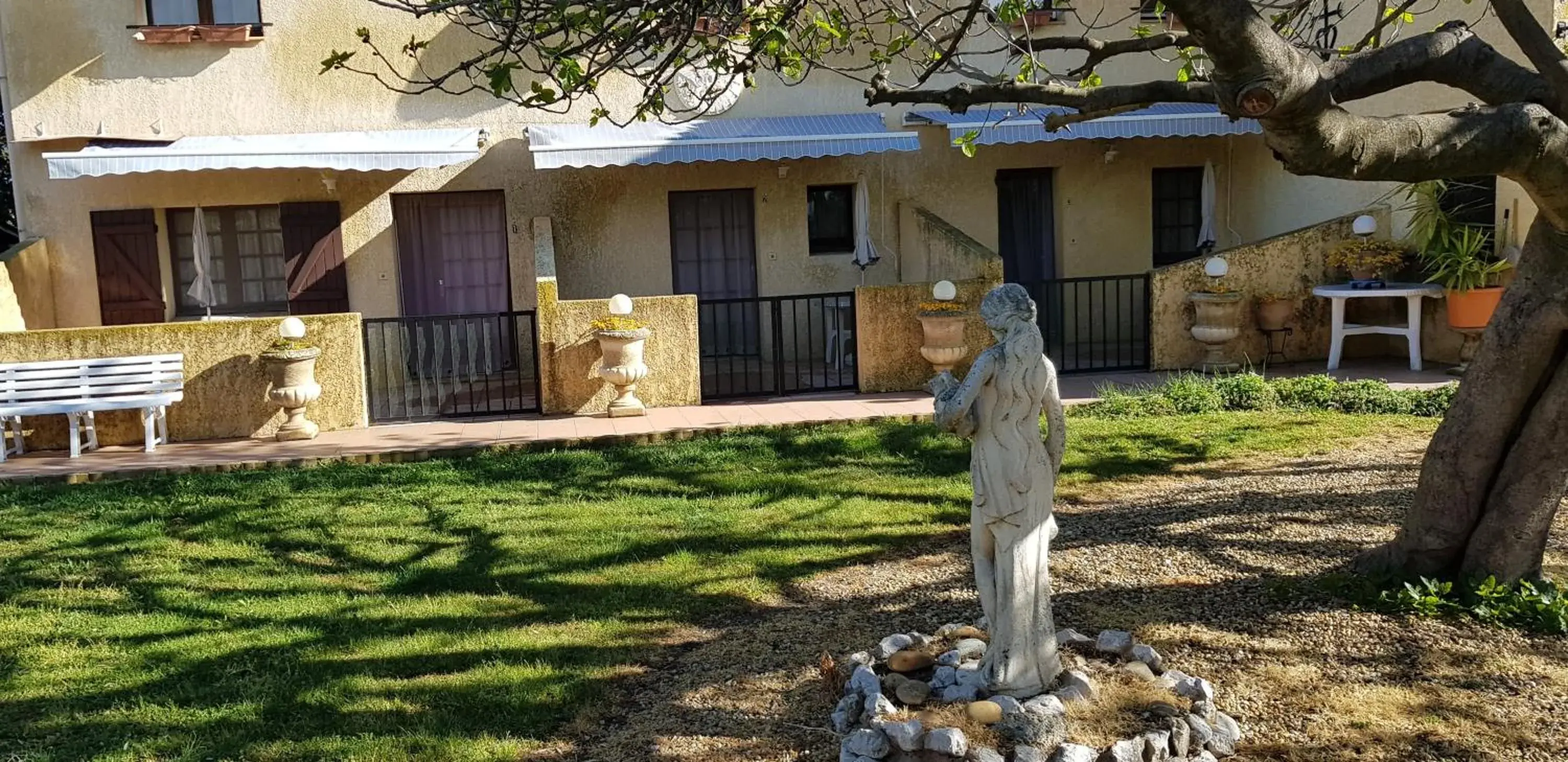 Quadruple Room in Longo Mai Quadruple Room in Longo Mai