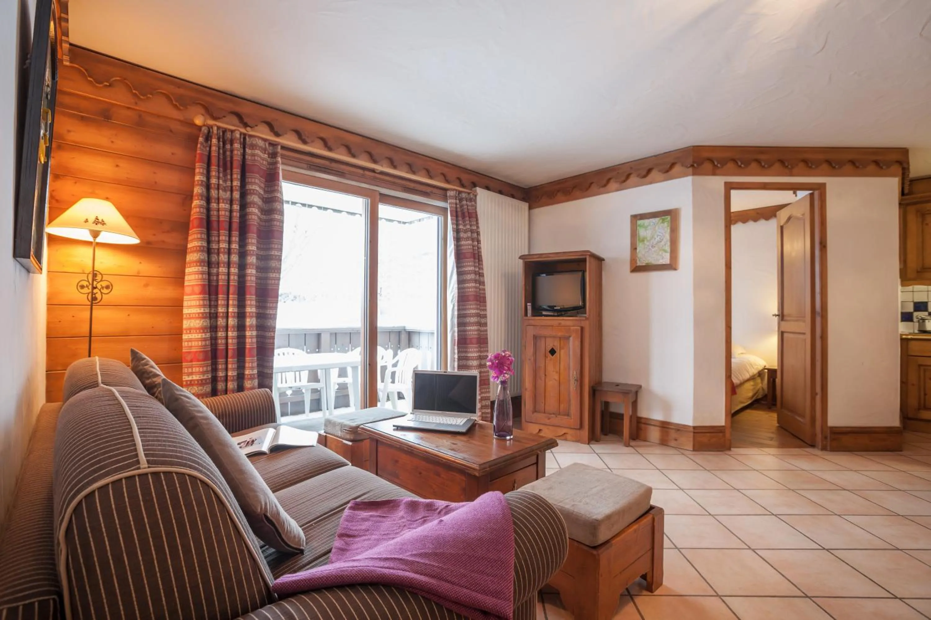 TV and multimedia in Résidence Pierre & Vacances Premium La Ginabelle