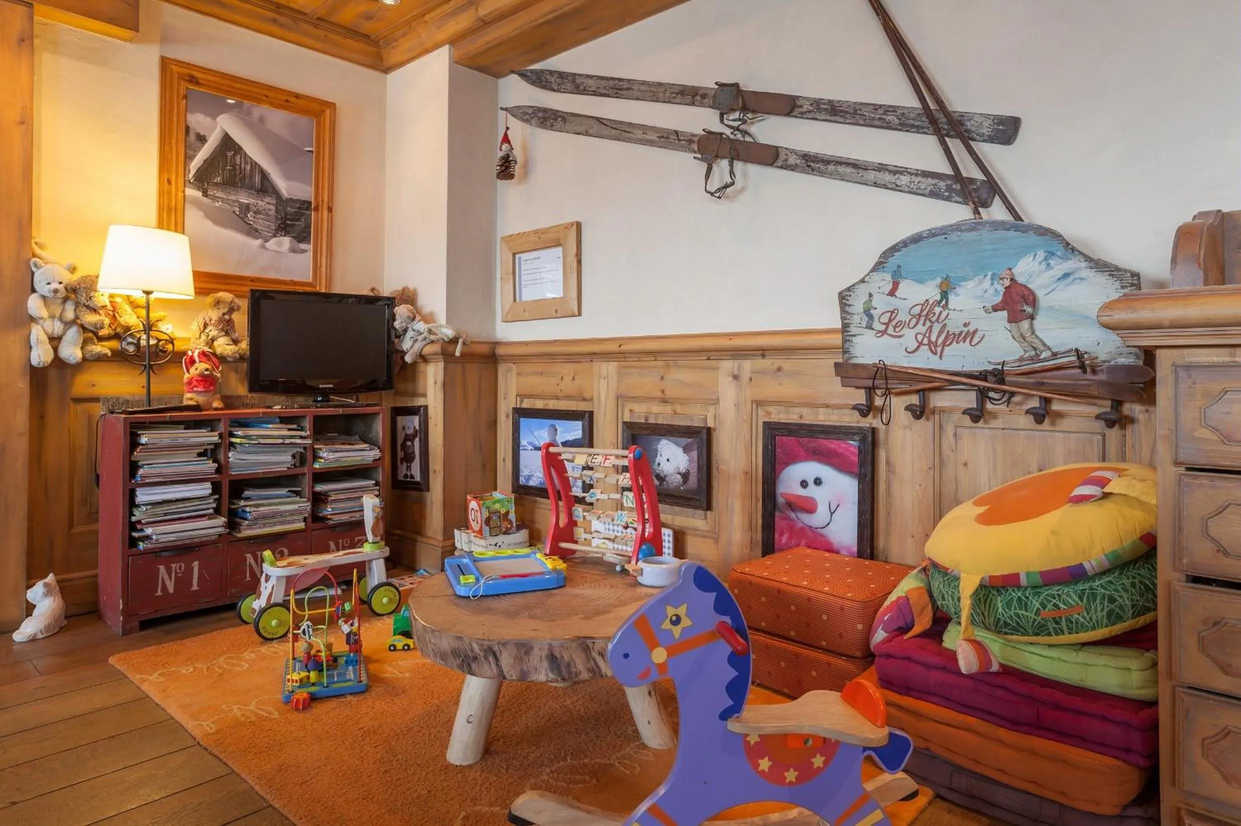 Communal lounge/ TV room in Résidence Pierre & Vacances Premium La Ginabelle