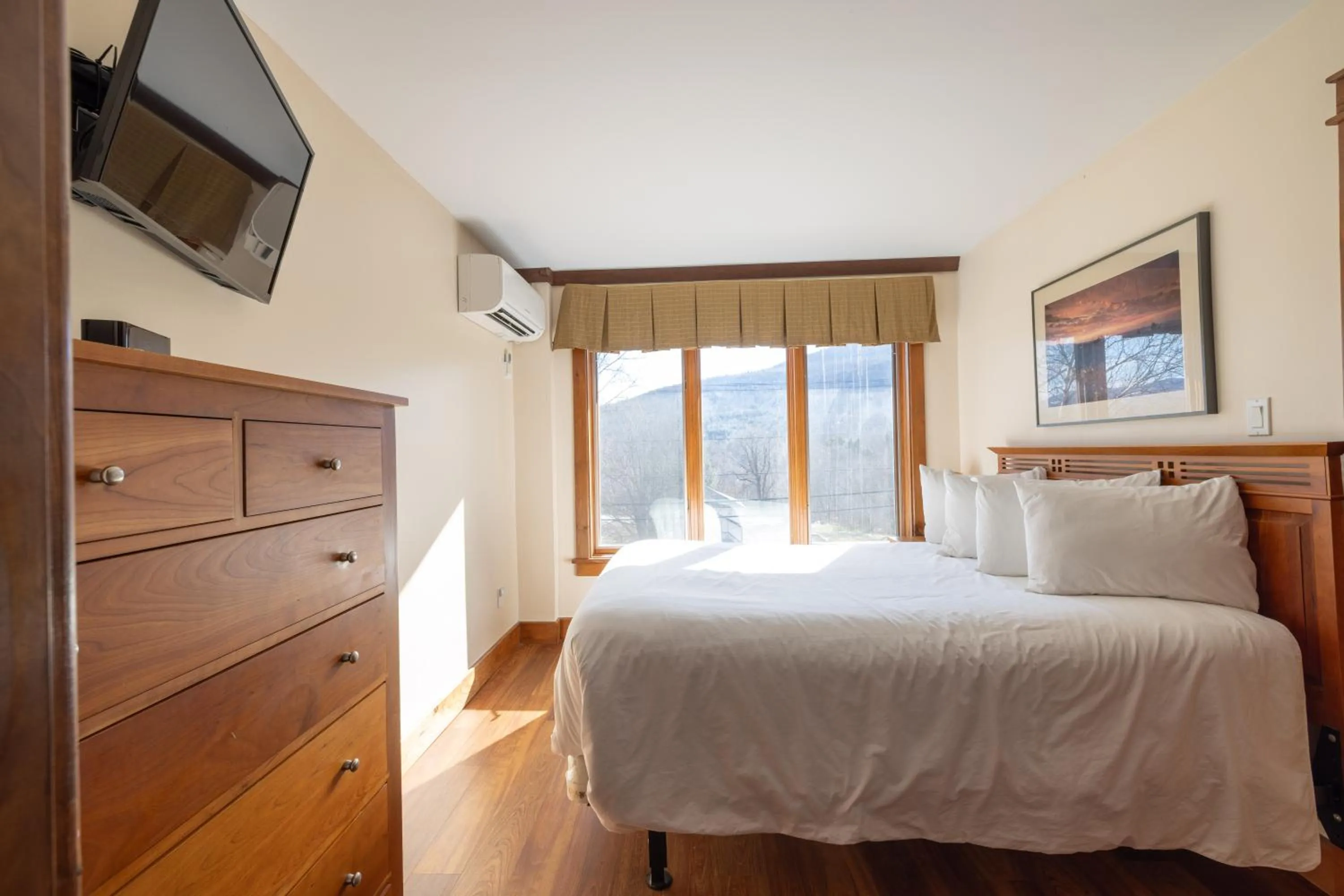 Bedroom, Bed in Winwood Condominiums by Windham Mountain Club