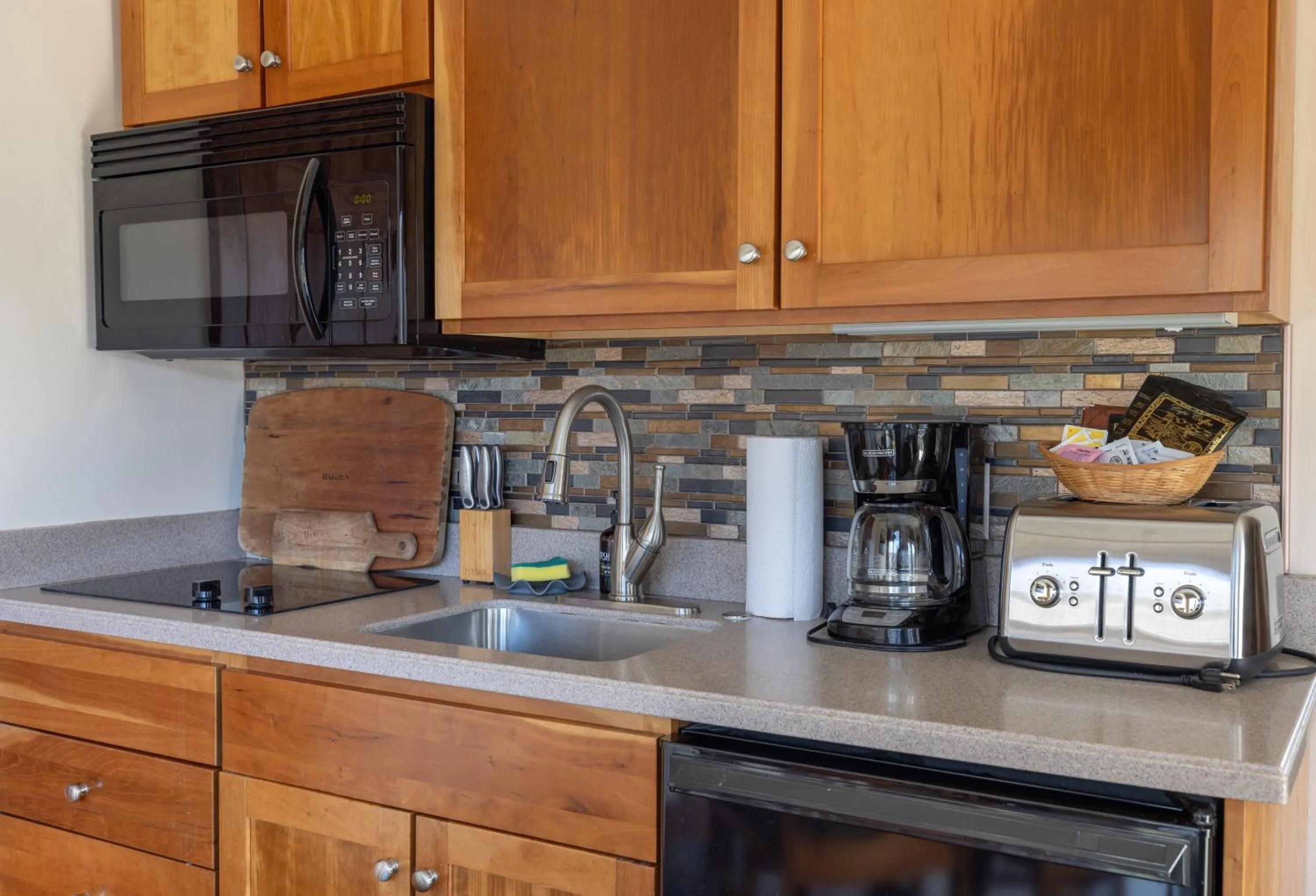 Coffee/tea facilities in Winwood Condominiums by Windham Mountain Club