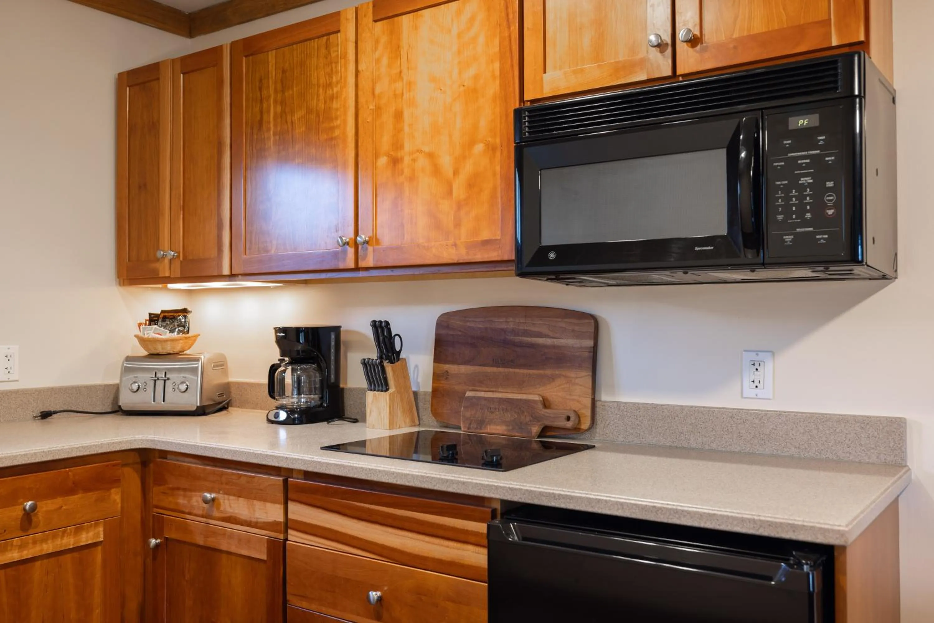 Coffee/tea facilities in Winwood Condominiums by Windham Mountain Club