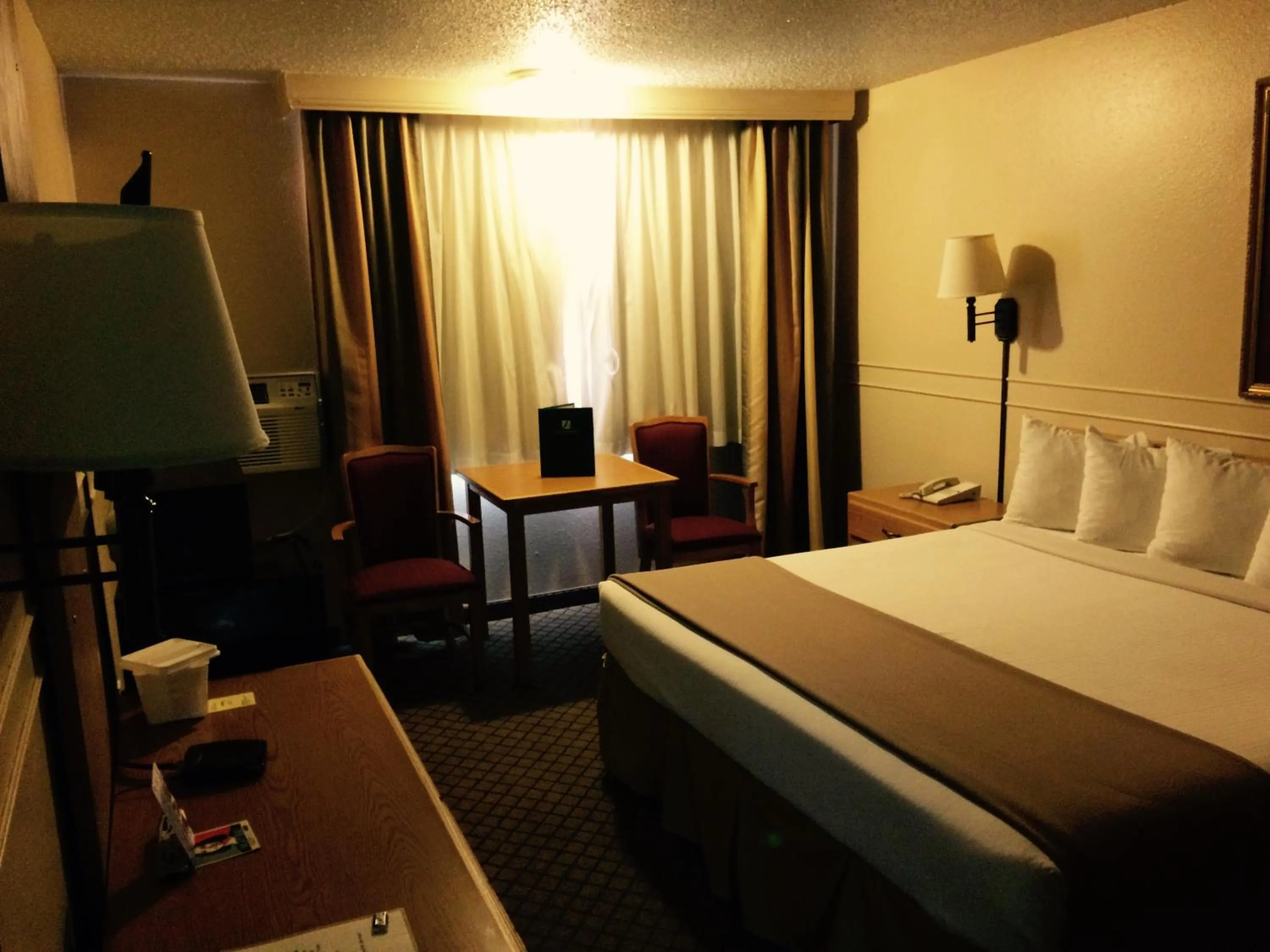 Bed in Adventure Inn - Glenwood Springs