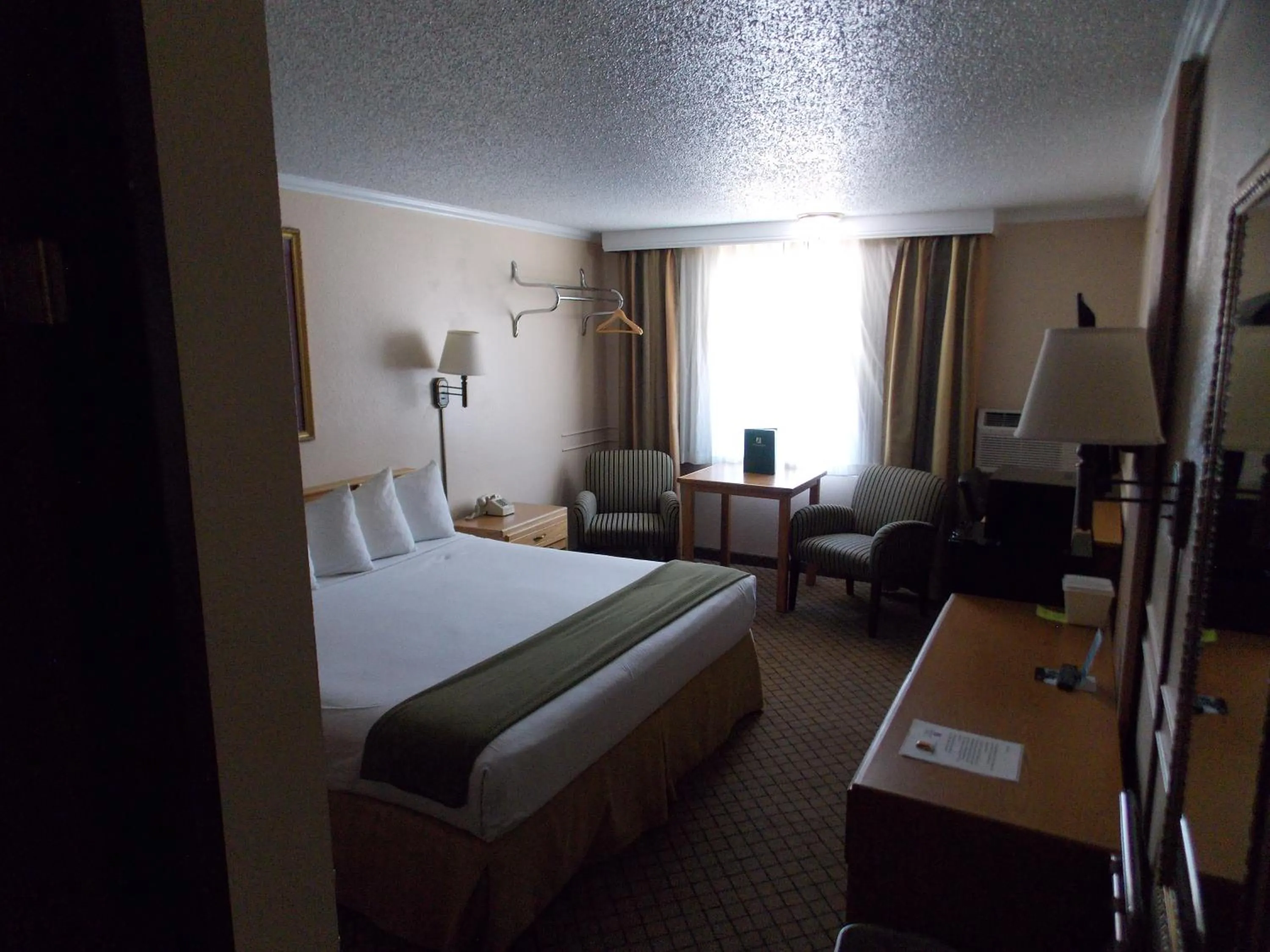 Photo of the whole room, Bed in Adventure Inn - Glenwood Springs