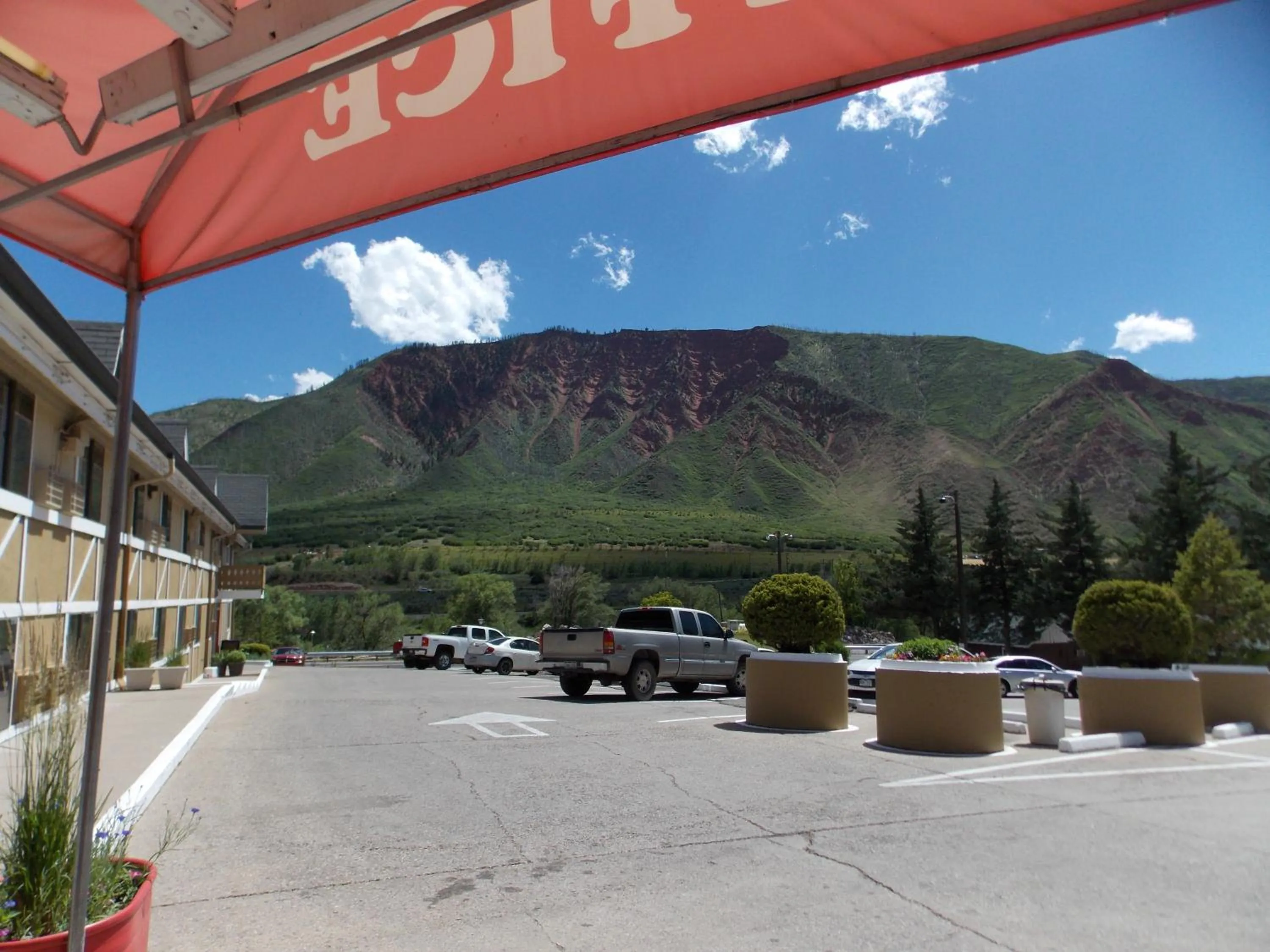 Property building in Adventure Inn - Glenwood Springs